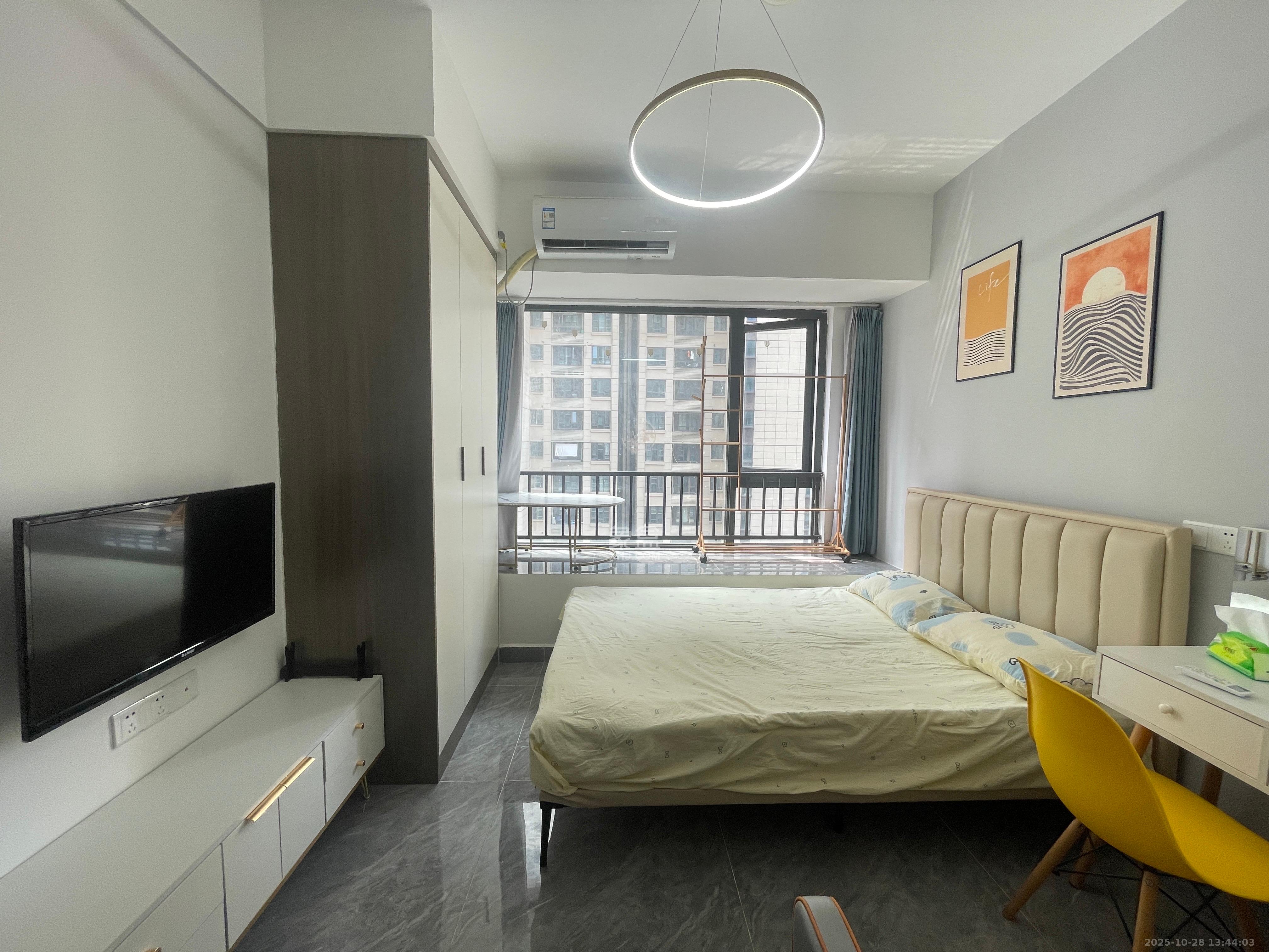 龙湖铂金岛 1室1厅1卫 1600.0元/月 龙湖铂金岛 1室1厅1卫 1600.0元/月室内图