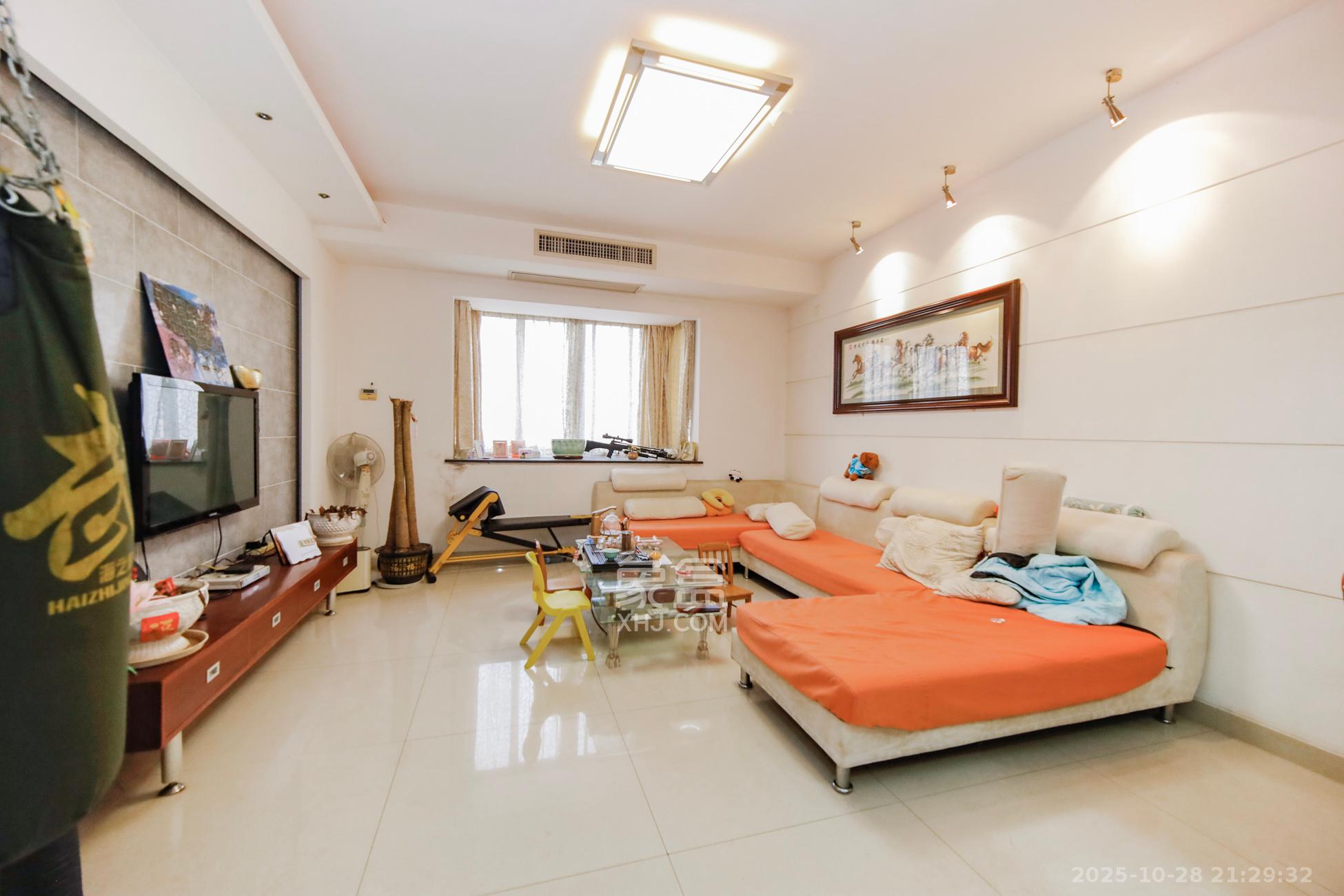 湘樟园小区（湘樟家园）  3室2厅2卫    82.0万客厅