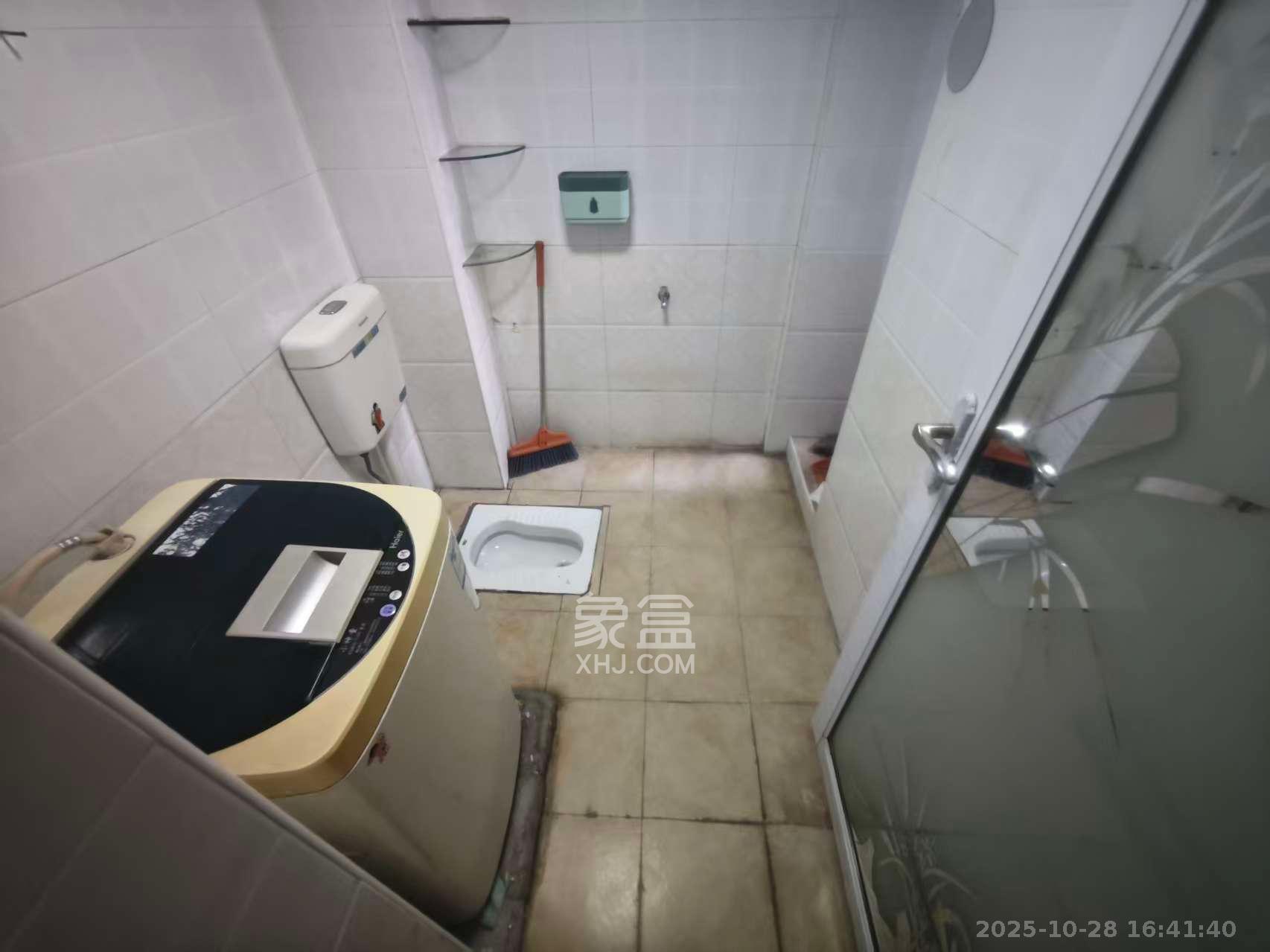 润芳园  3室2厅2卫    1900.0元/月 润芳园  3室2厅2卫    1900.0元/月室内图