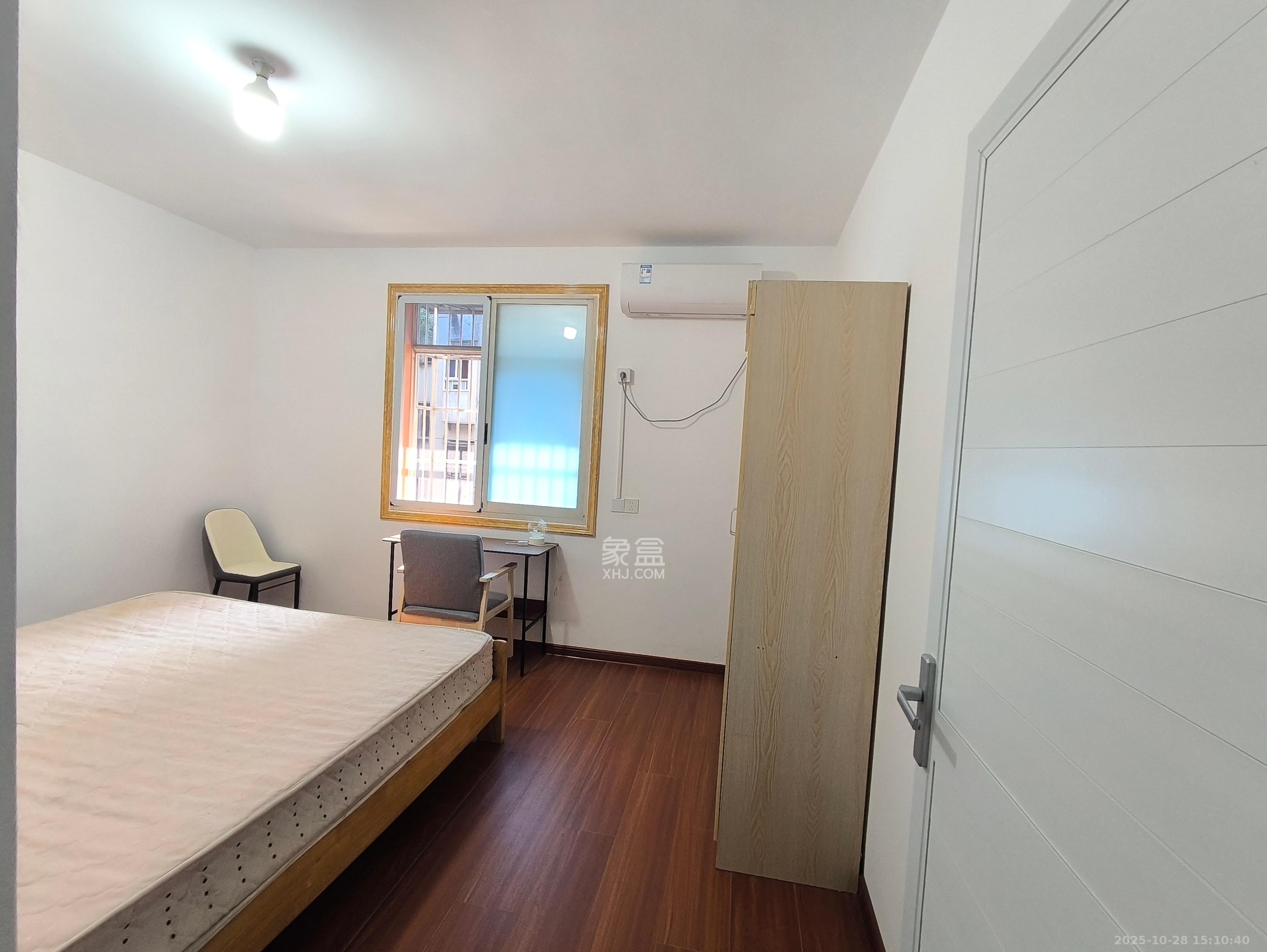 东风路汽电宿舍(东风路三条巷/四条巷)  3室2厅1卫    1800.0元/月 东风路汽电宿舍(东风路三条巷/四条巷)  3室2厅1卫    1800.0元/月室内图