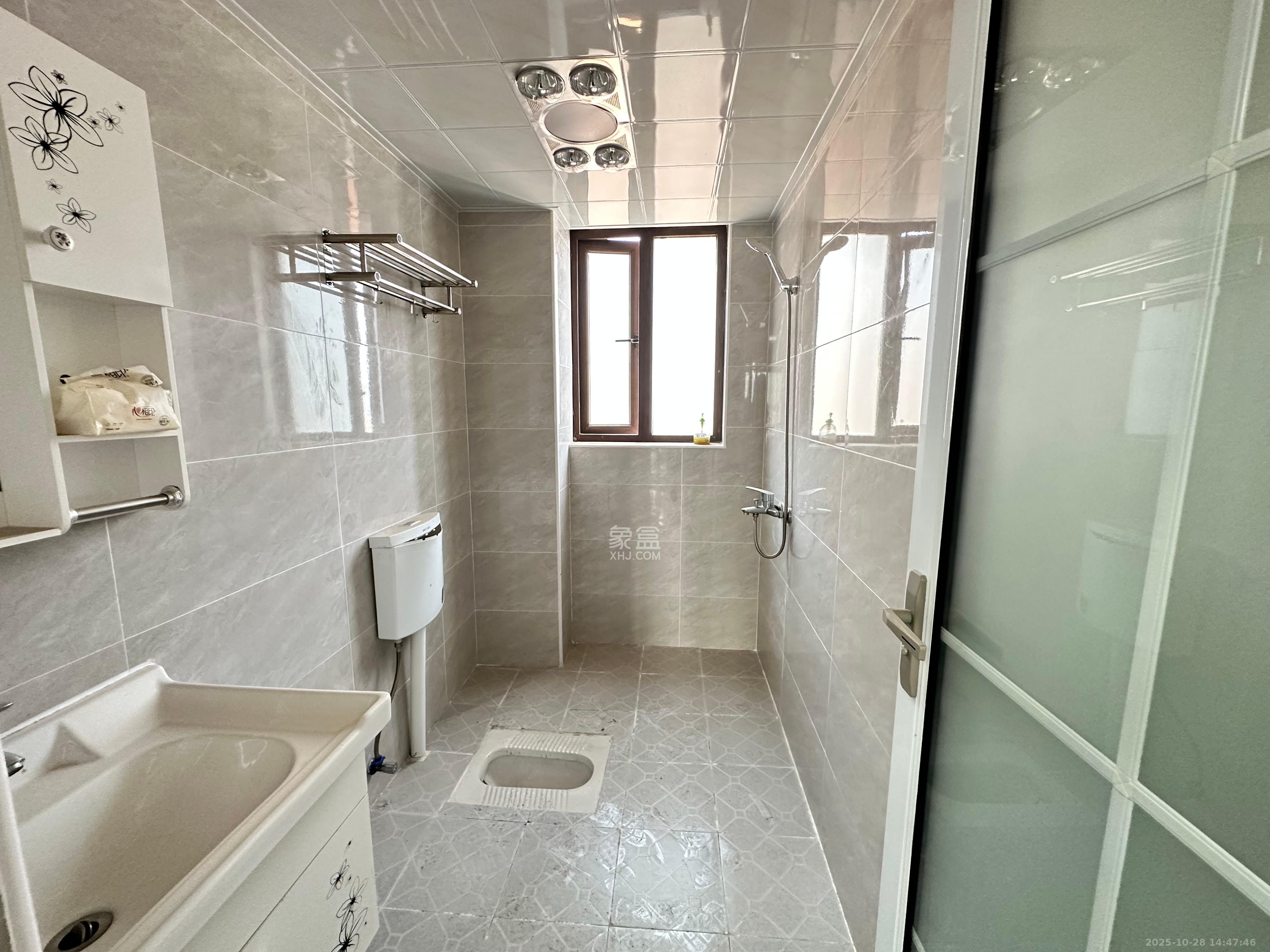 星语林南壹号  4室2厅2卫    1900.0元/月室内图