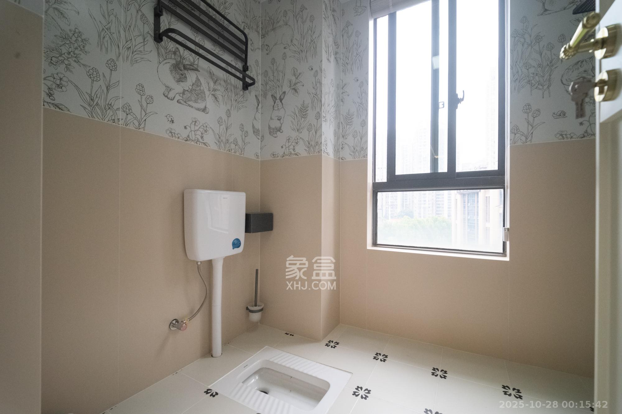 华润凤凰城二期  3室2厅1卫    78.8万卫生间