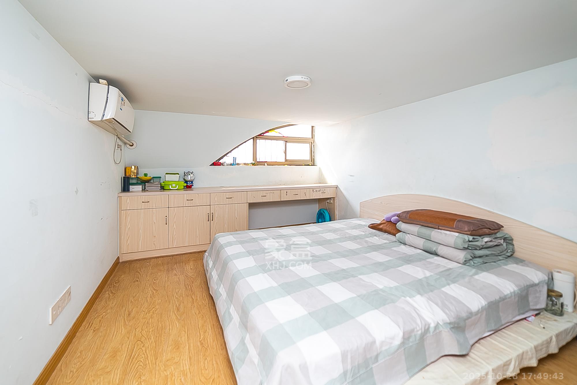 层上观邸  4室2厅2卫    69.0万 层上观邸  4室2厅2卫    69.0万卧室