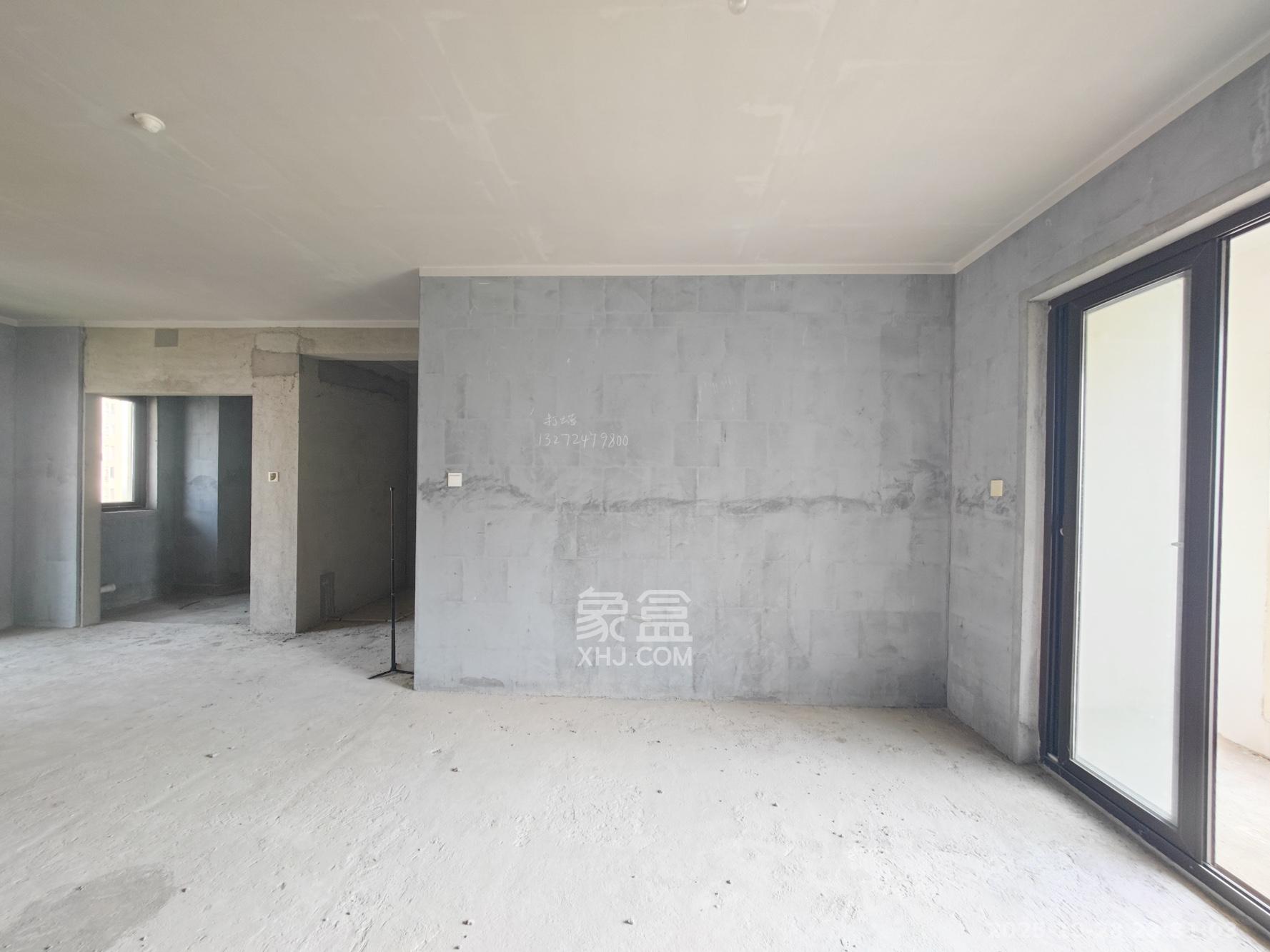 卓越蔚蓝城邦  3室2厅2卫    86.0万客厅