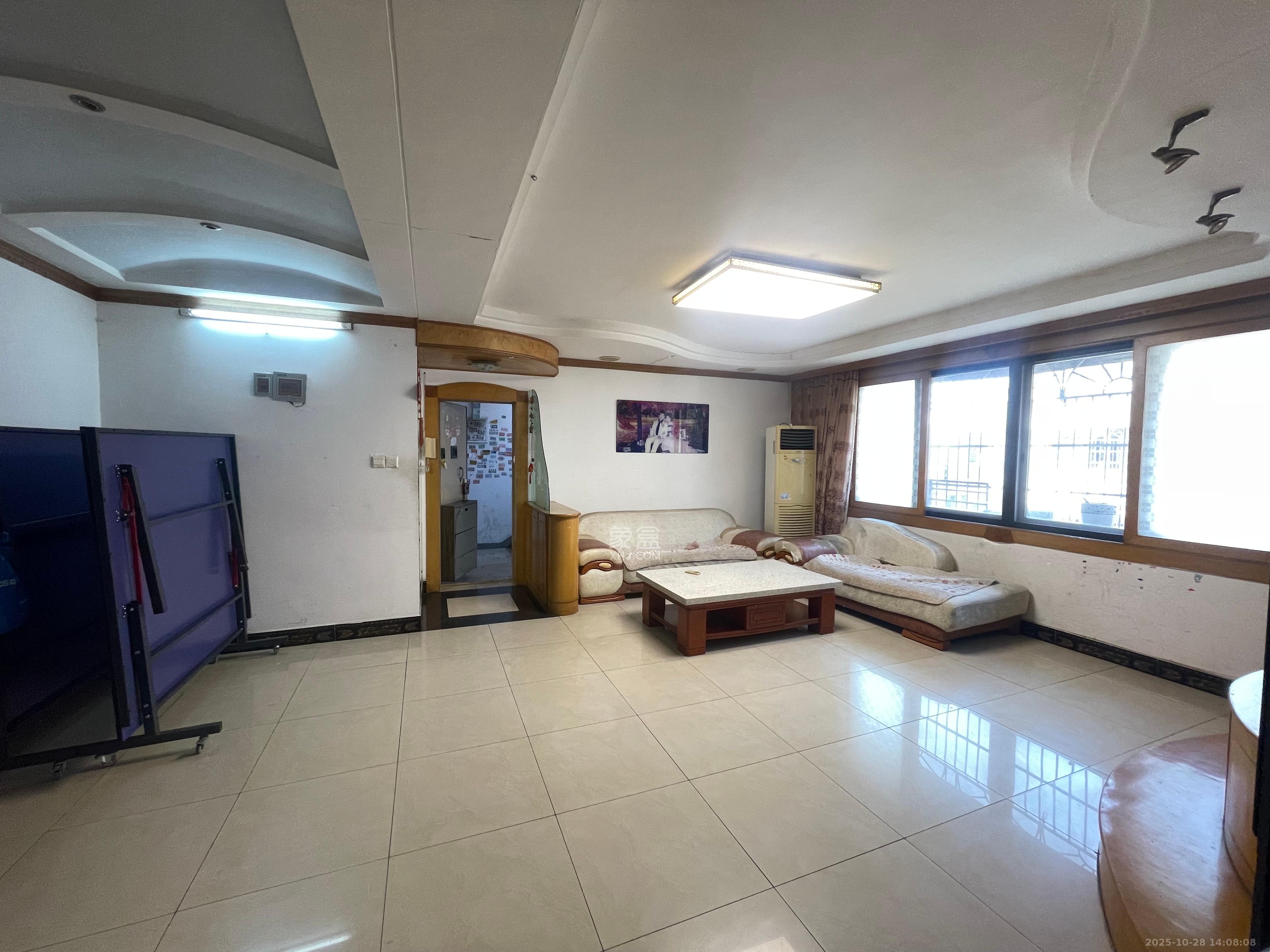 三湘小区  3室2厅2卫    1800.0元/月室内图