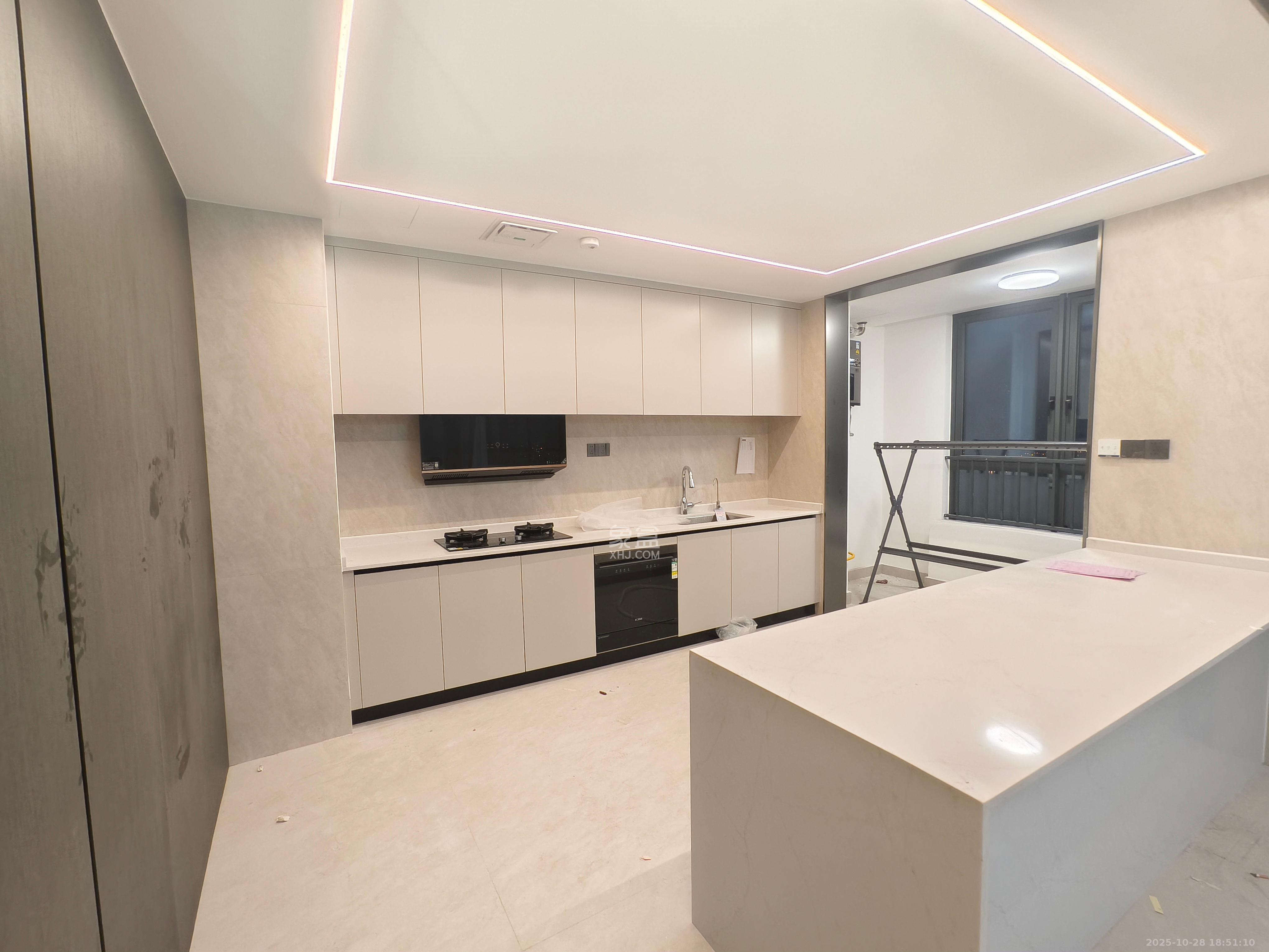 万科松湖天地  4室2厅4卫    10000.0元/月 万科松湖天地  4室2厅4卫    10000.0元/月室内图