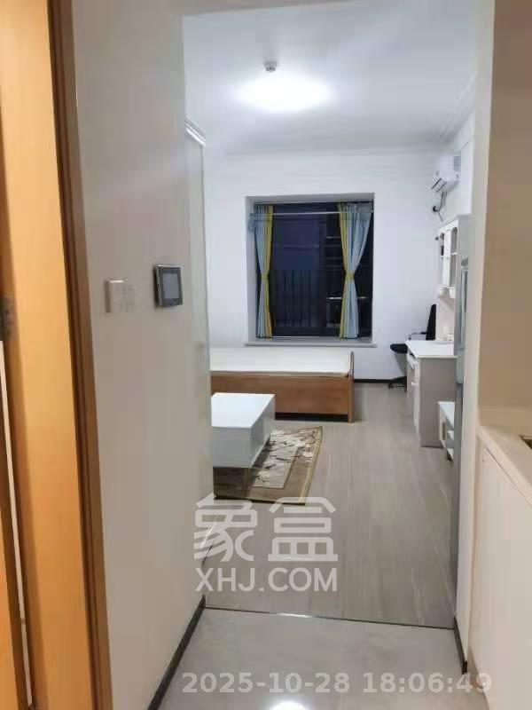 中海国际二期  1室1厅1卫    1100.0元/月 中海国际二期  1室1厅1卫    1100.0元/月