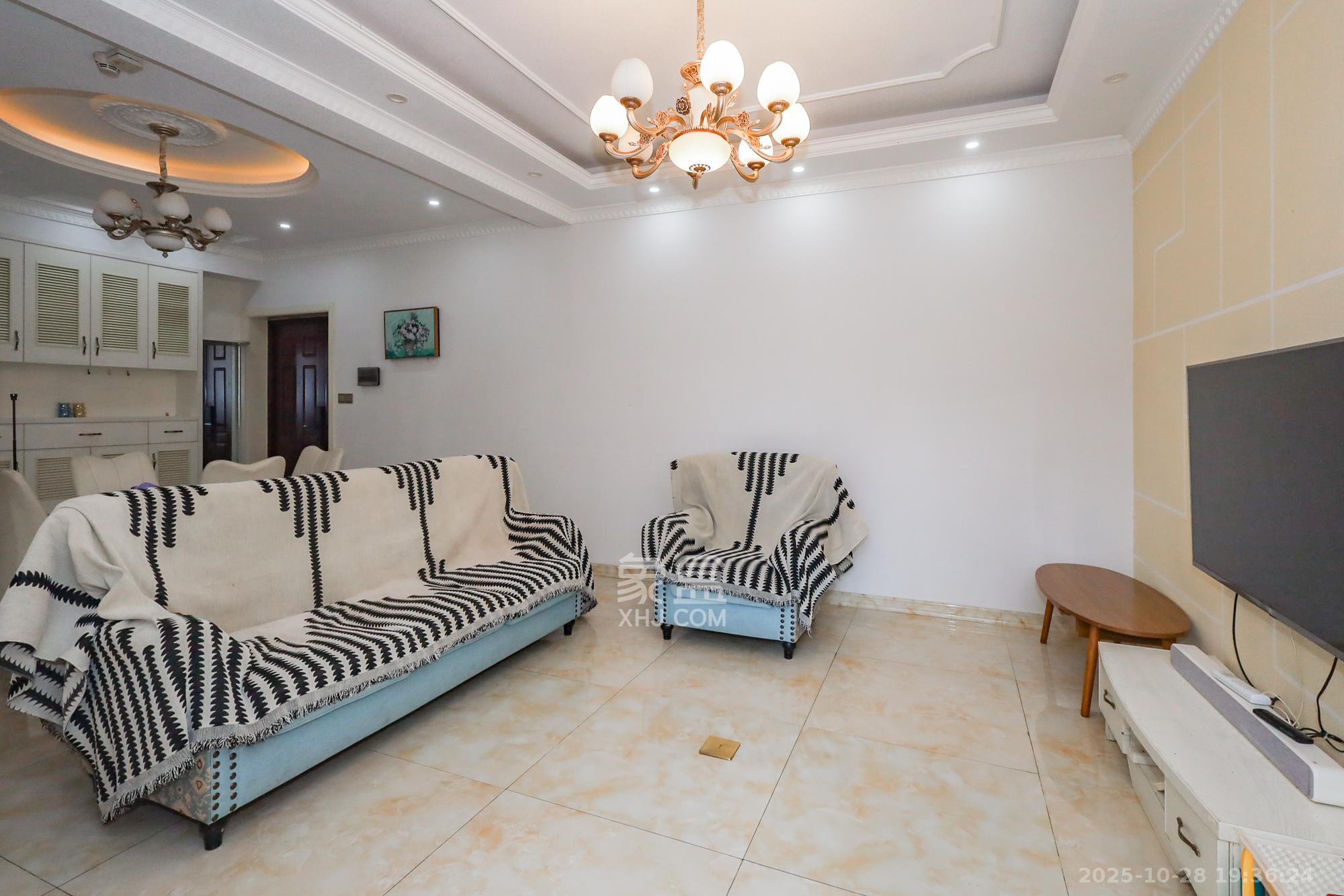 南山雍江汇（滨江国际新城）  1室0厅0卫    108.0万客厅