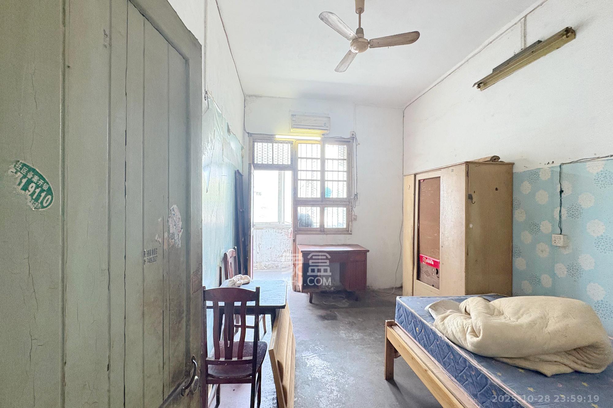 福康里湘运宿舍  2室1厅1卫    35.0万 福康里湘运宿舍  2室1厅1卫    35.0万卧室