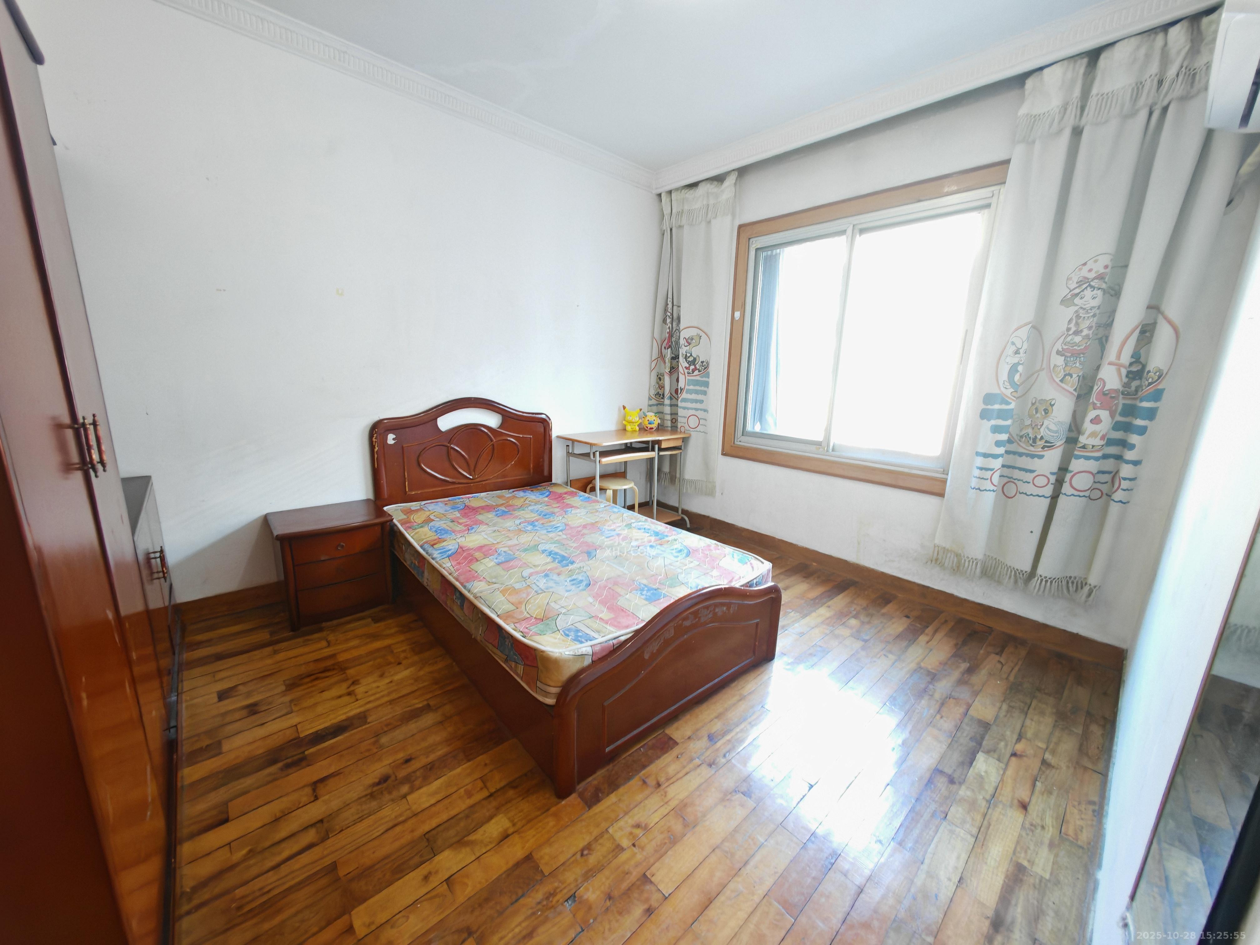 曙光路口建行宿舍 2室1厅1卫 1600.0元/月 曙光路口建行宿舍 2室1厅1卫 1600.0元/月室内图