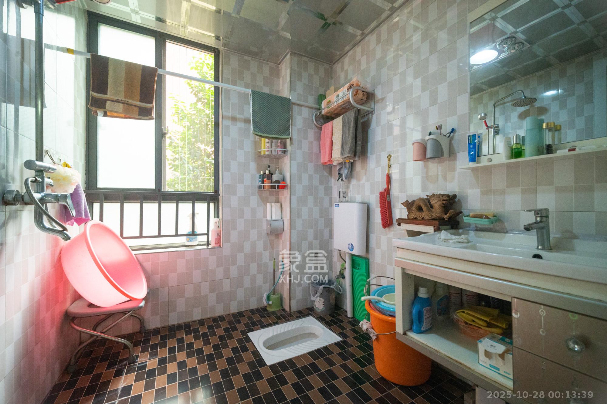 华润凤凰城二期 2室2厅1卫 55.0万 华润凤凰城二期 2室2厅1卫 55.0万卫生间