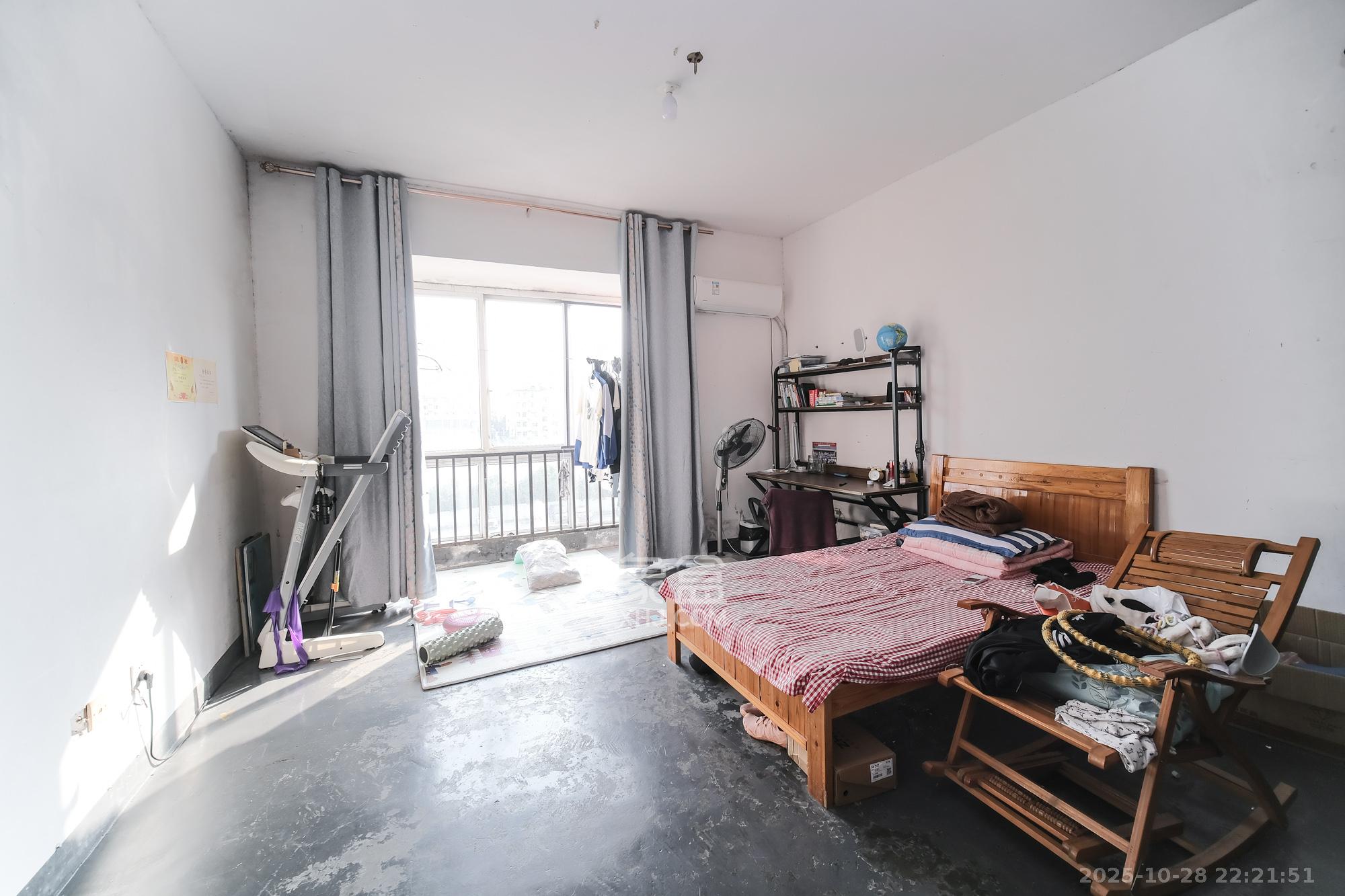 金鹰机电大市场  1室0厅0卫    65.0万卧室