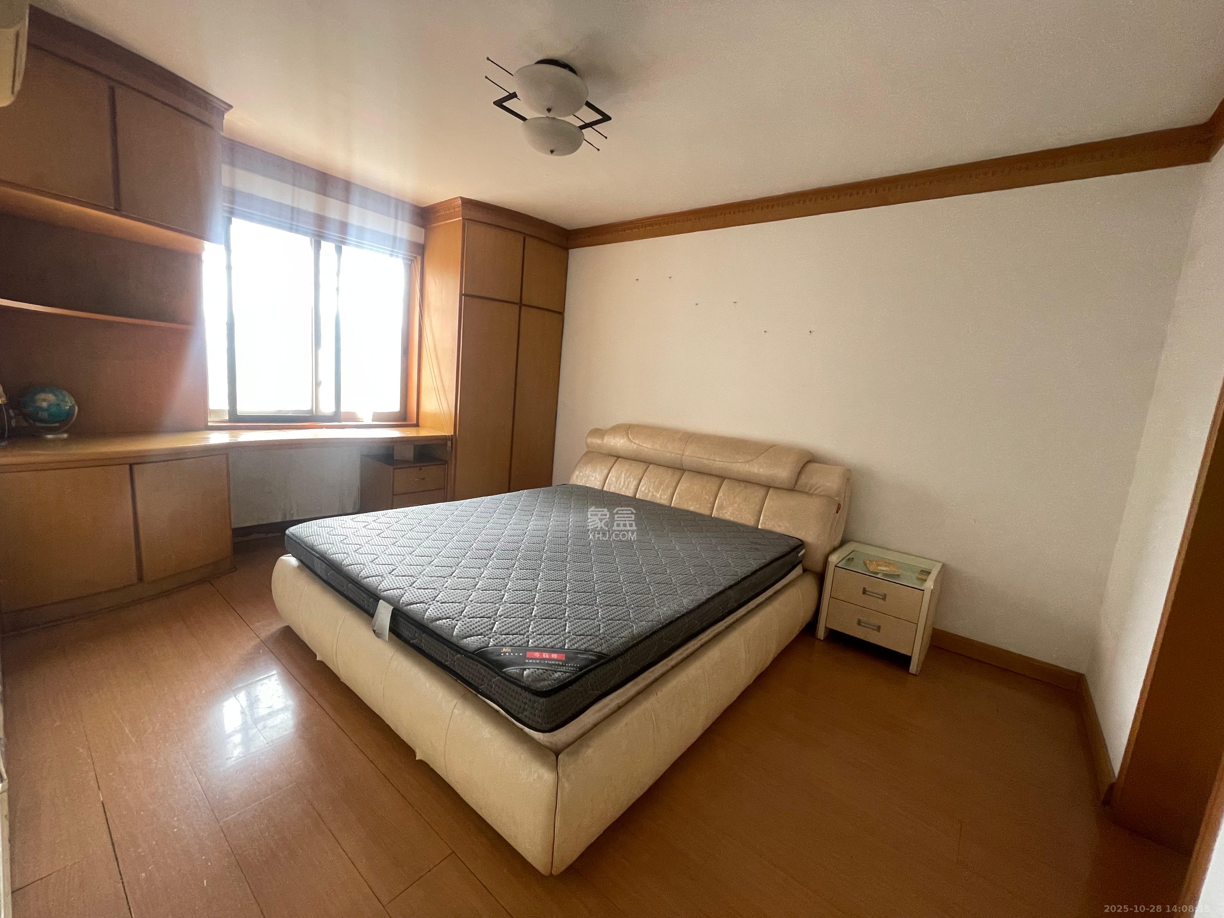 三湘小区 3室2厅2卫 1800.0元/月 三湘小区 3室2厅2卫 1800.0元/月室内图