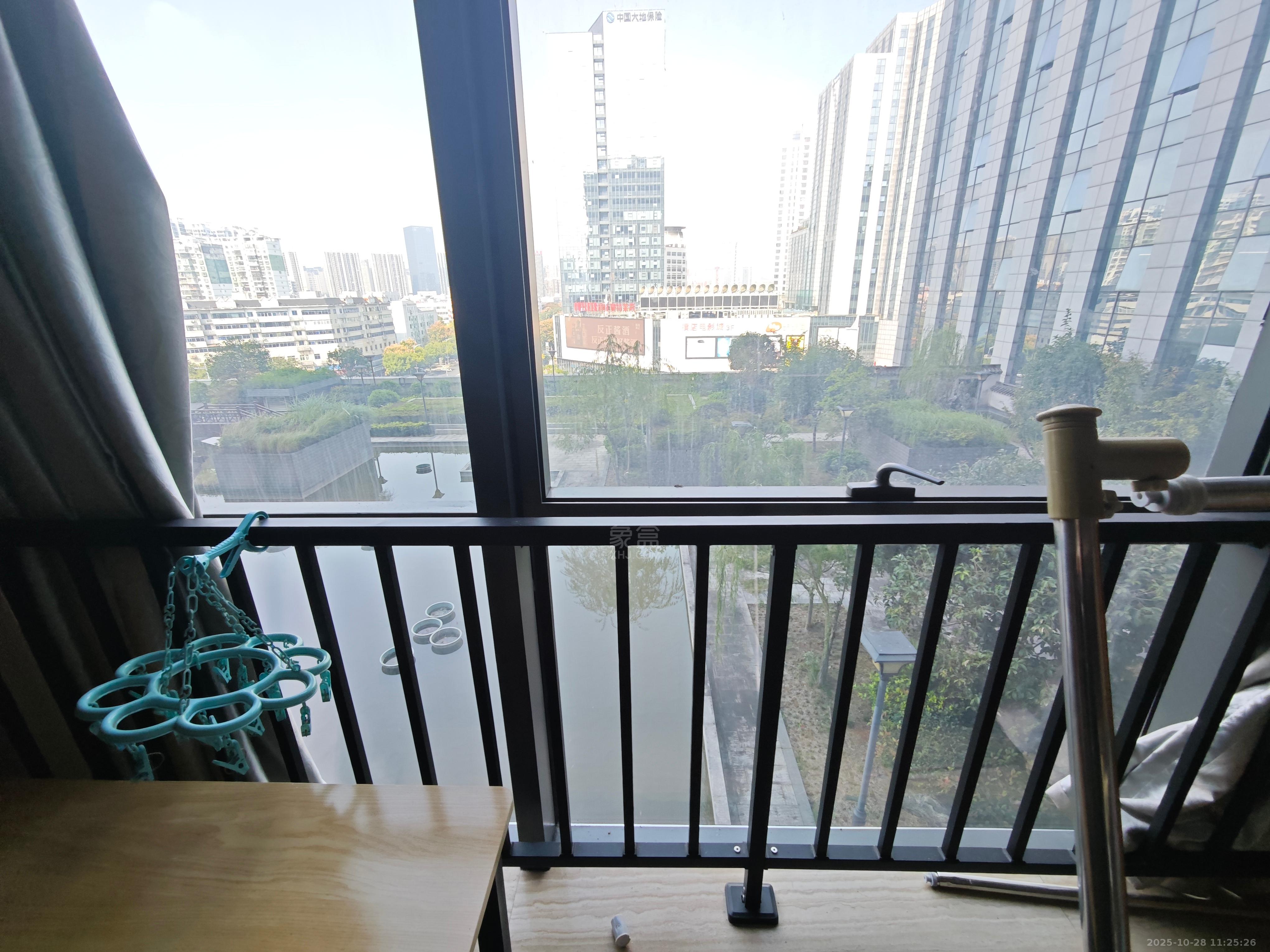 银天国际  1室1厅1卫    1200.0元/月室内图