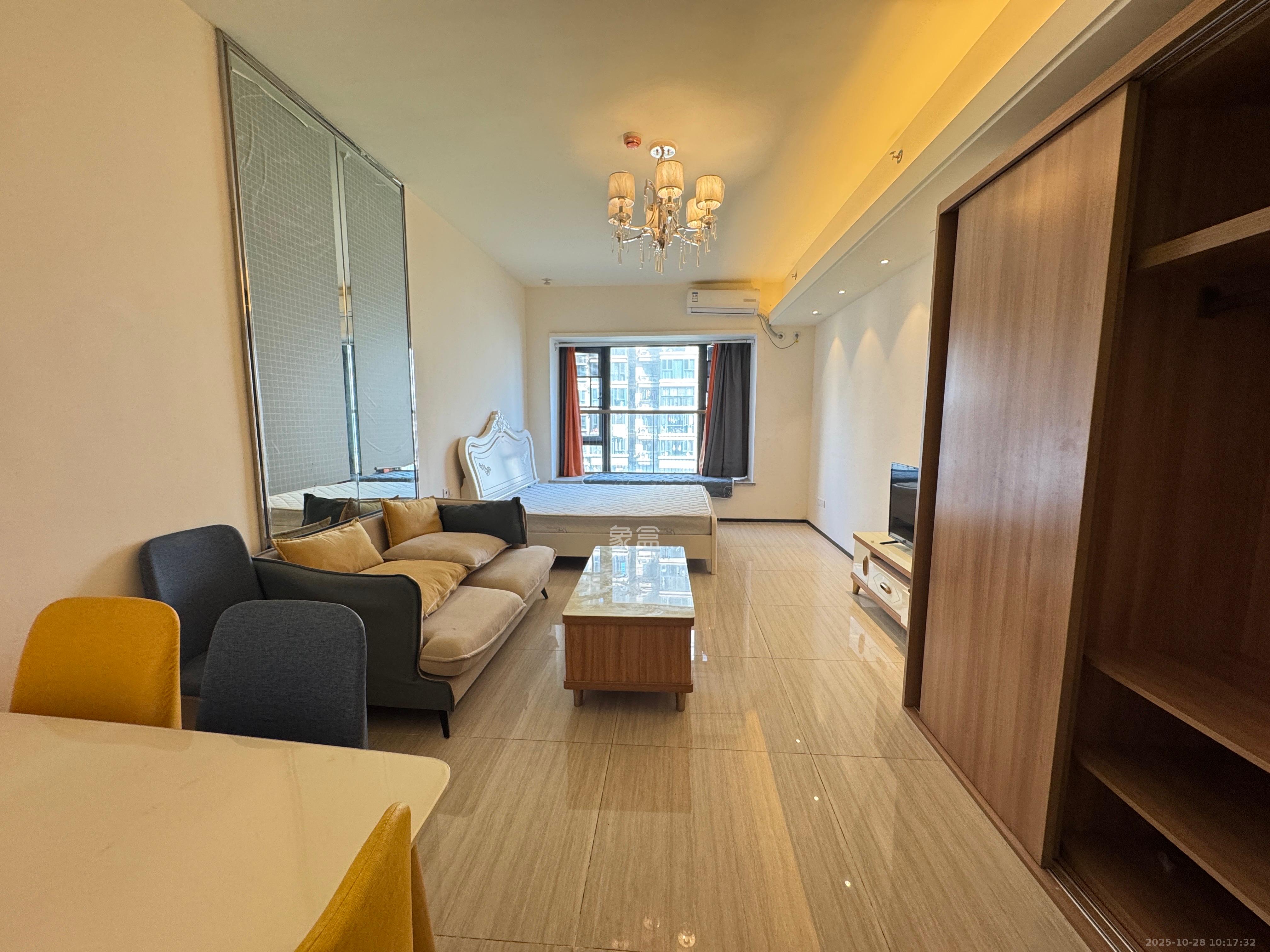 恒大国际广场  1室0厅0卫    1500.0元/月 恒大国际广场  1室0厅0卫    1500.0元/月