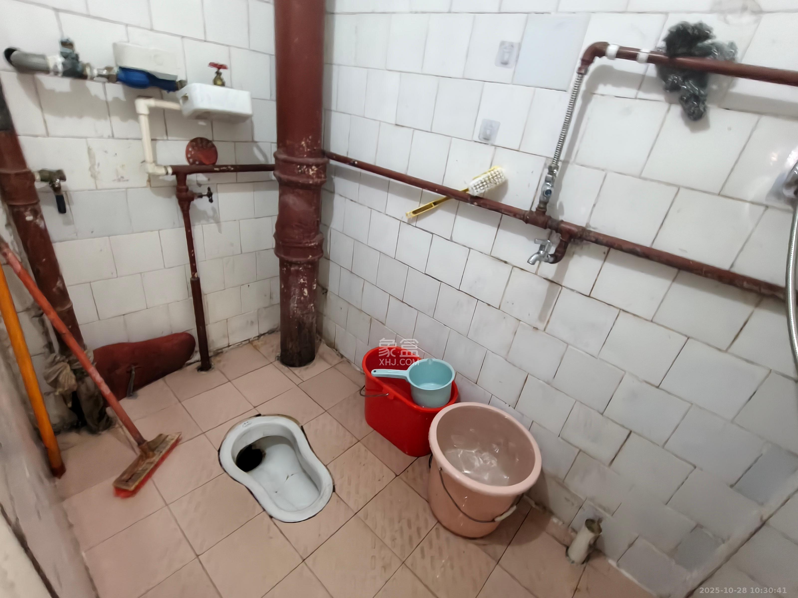 煤炭设计院宿舍  3室1厅1卫    1800.0元/月 煤炭设计院宿舍  3室1厅1卫    1800.0元/月室内图