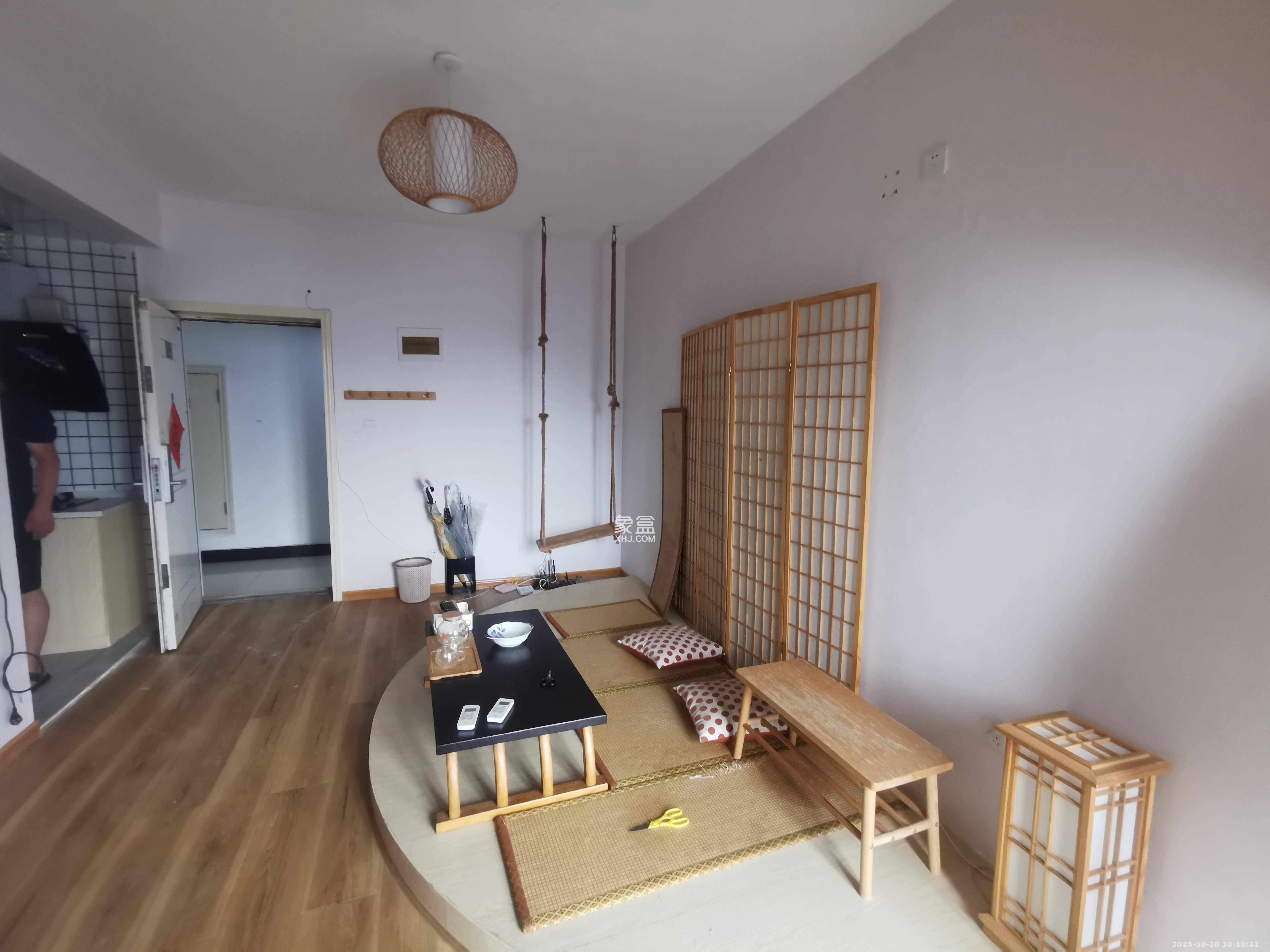 中天广场  1室1厅1卫    2000.0元/月 中天广场  1室1厅1卫    2000.0元/月室内图1