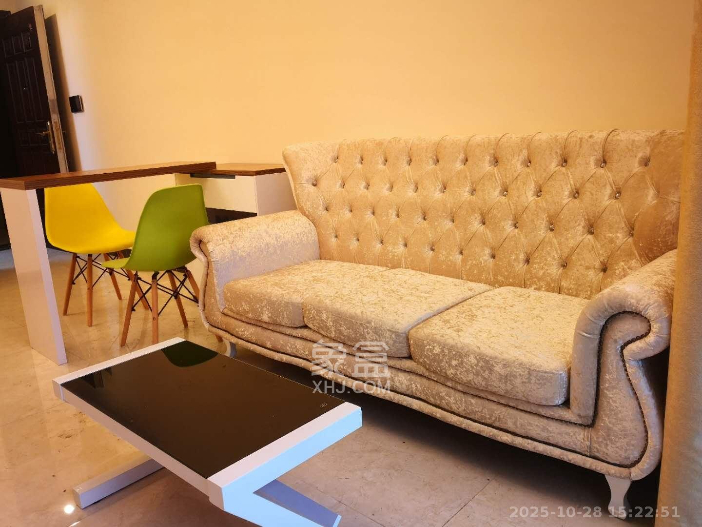 恒大国际广场  2室1厅1卫    2100.0元/月 恒大国际广场  2室1厅1卫    2100.0元/月室内图