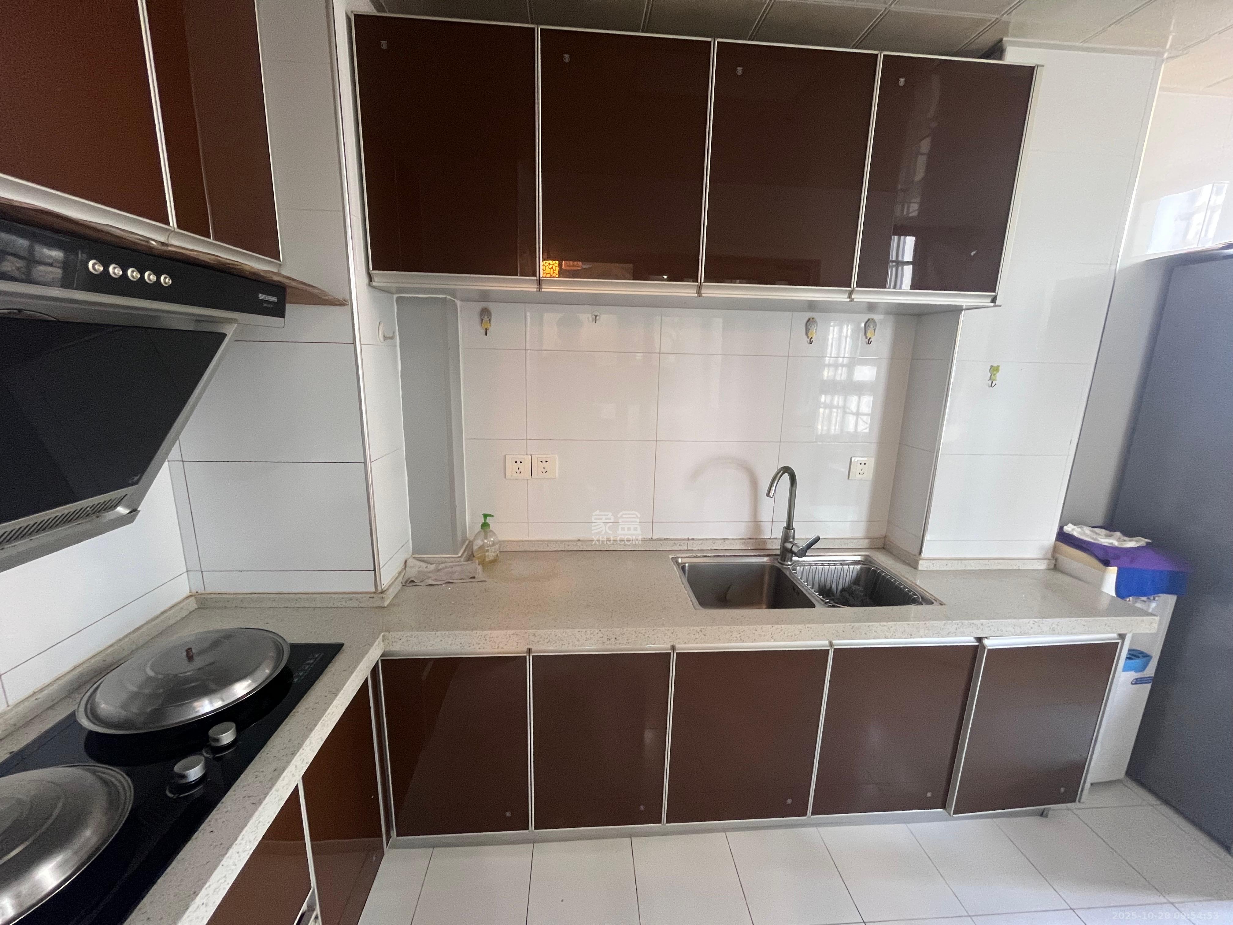 城南故事家园  3室2厅1卫    2500.0元/月 城南故事家园  3室2厅1卫    2500.0元/月室内图