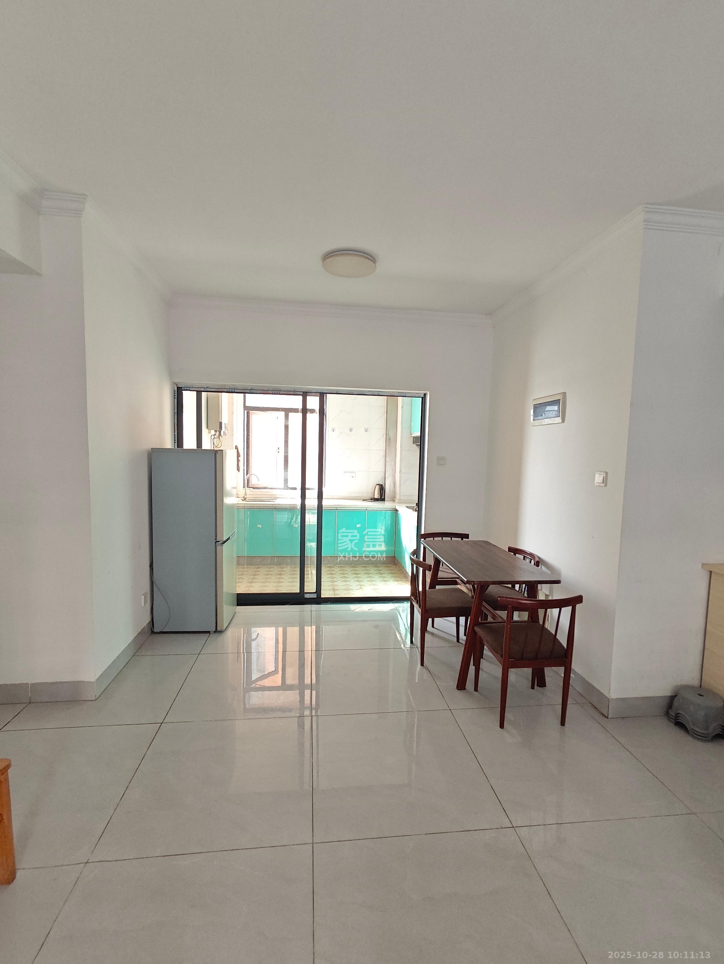 富洲滨江雅苑  3室2厅1卫    2600.0元/月室内图