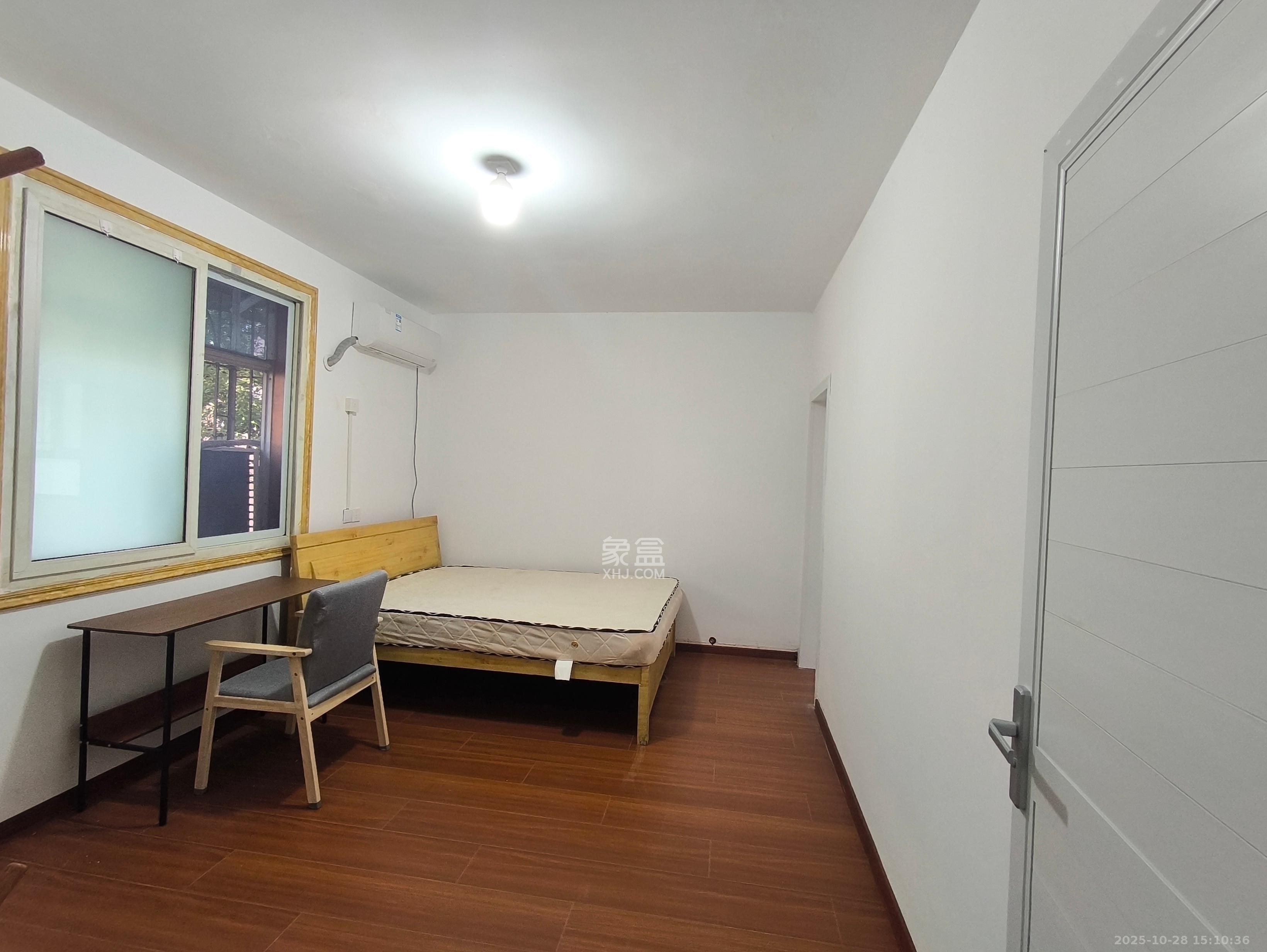 东风路汽电宿舍(东风路三条巷/四条巷)  3室2厅1卫    1800.0元/月 东风路汽电宿舍(东风路三条巷/四条巷)  3室2厅1卫    1800.0元/月室内图