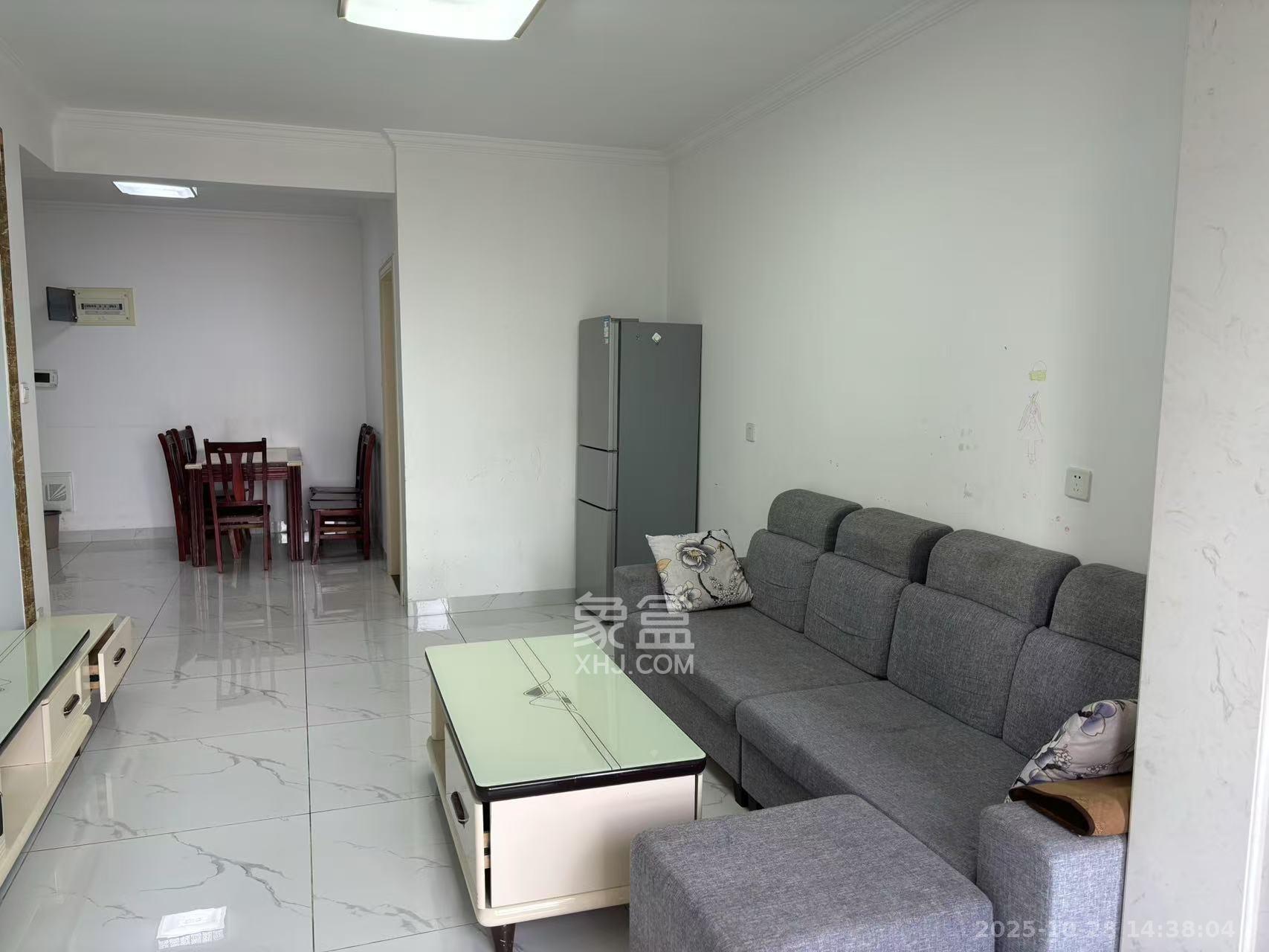 金地三千府(金地湖山樾、金地自在城)  2室2厅1卫    1400.0元/月 金地三千府(金地湖山樾、金地自在城)  2室2厅1卫    1400.0元/月室内图1