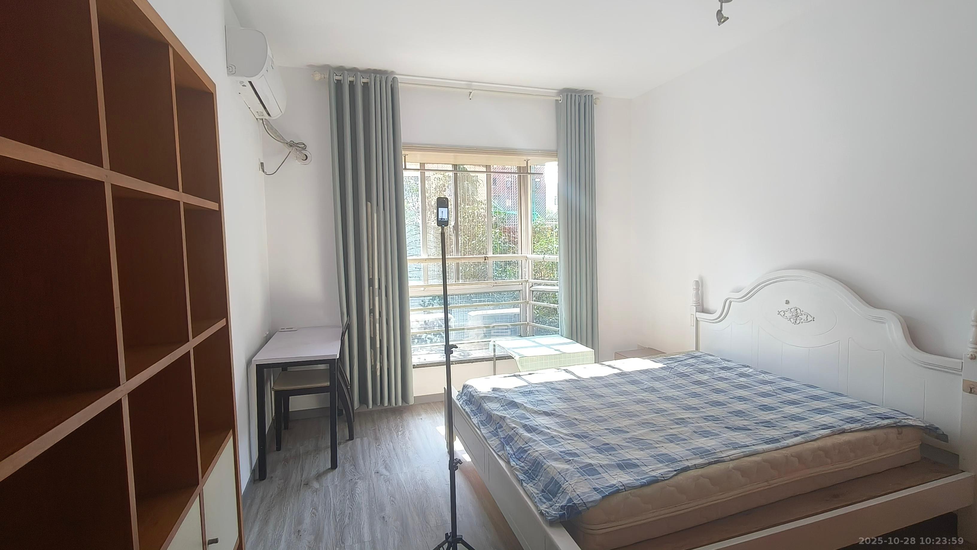 华银园  3室2厅2卫    2000.0元/月室内图