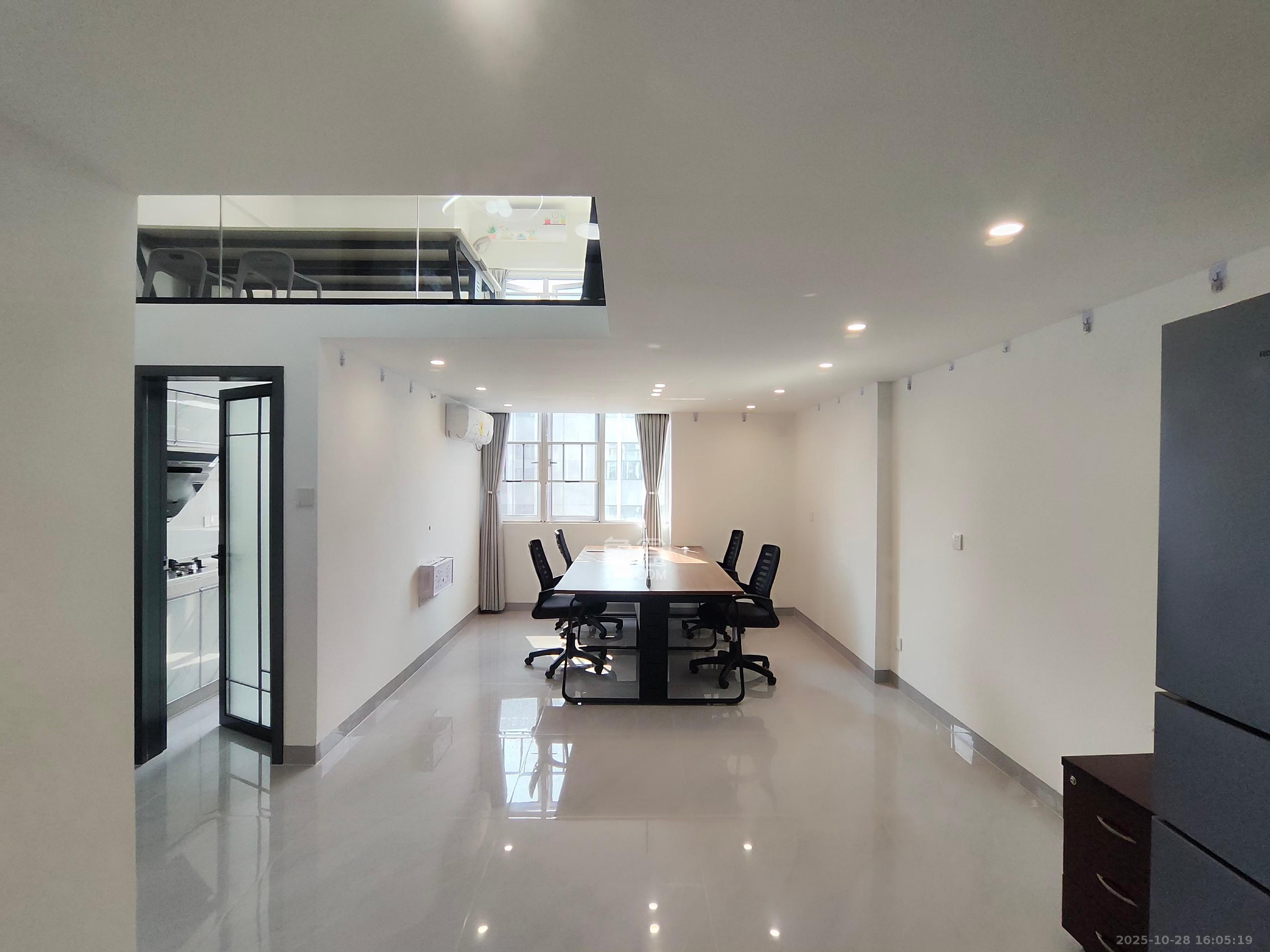 太阳城  2室2厅1卫    2500.0元/月