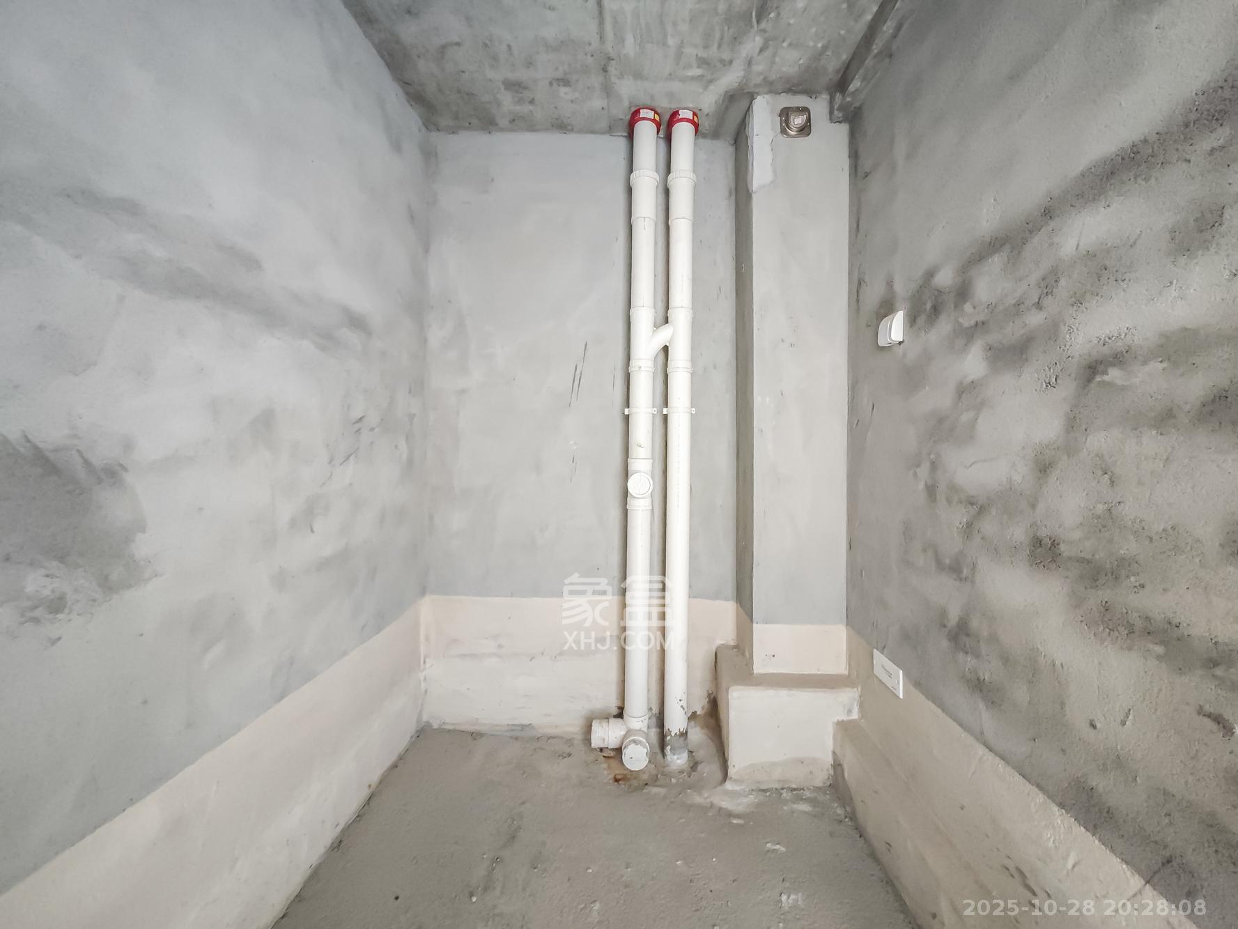 湘江壹号五期  5室2厅4卫    282.0万 湘江壹号五期  5室2厅4卫    282.0万卫生间