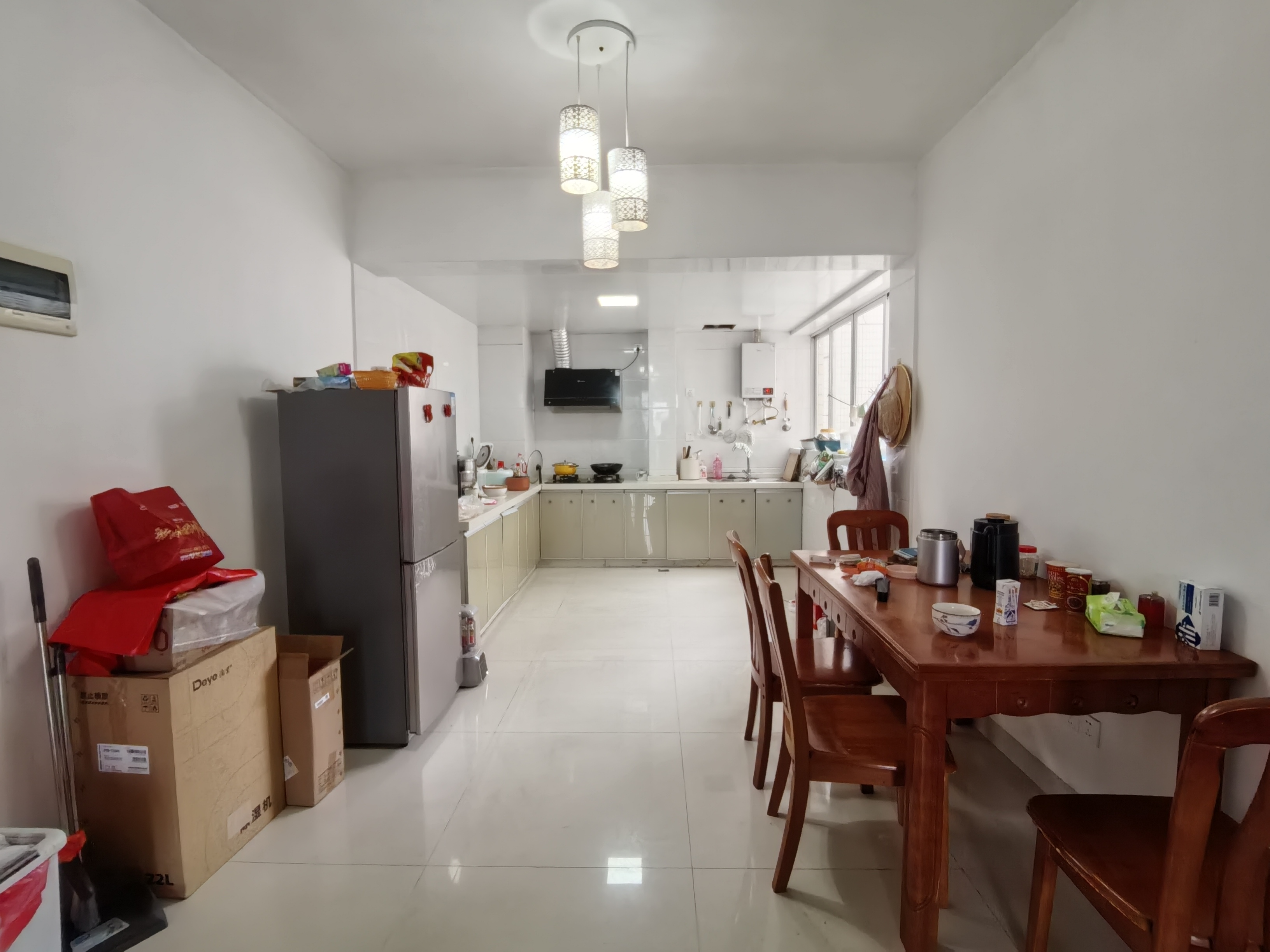 正业广场  3室2厅2卫    2800.0元/月 正业广场  3室2厅2卫    2800.0元/月室内图