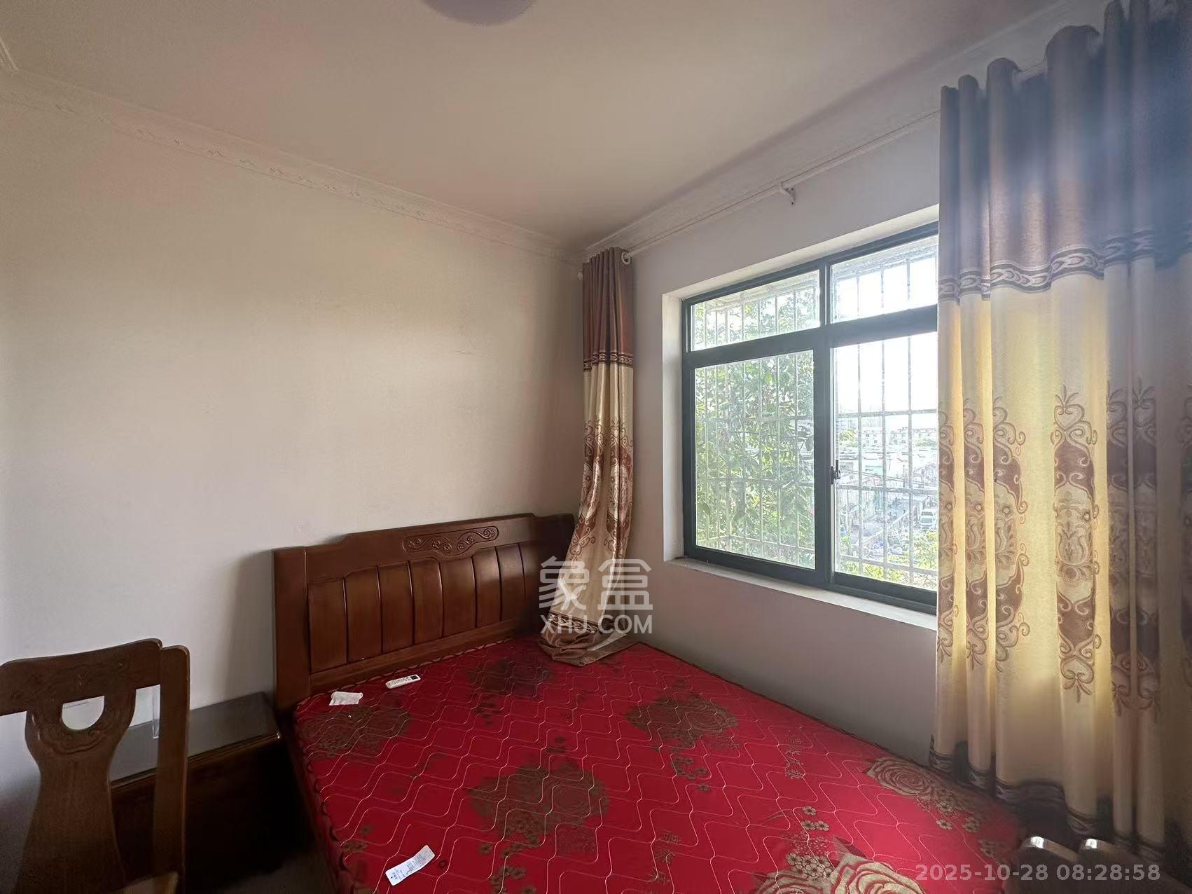 东岸梅园小区  3室2厅2卫    2300.0元/月室内图