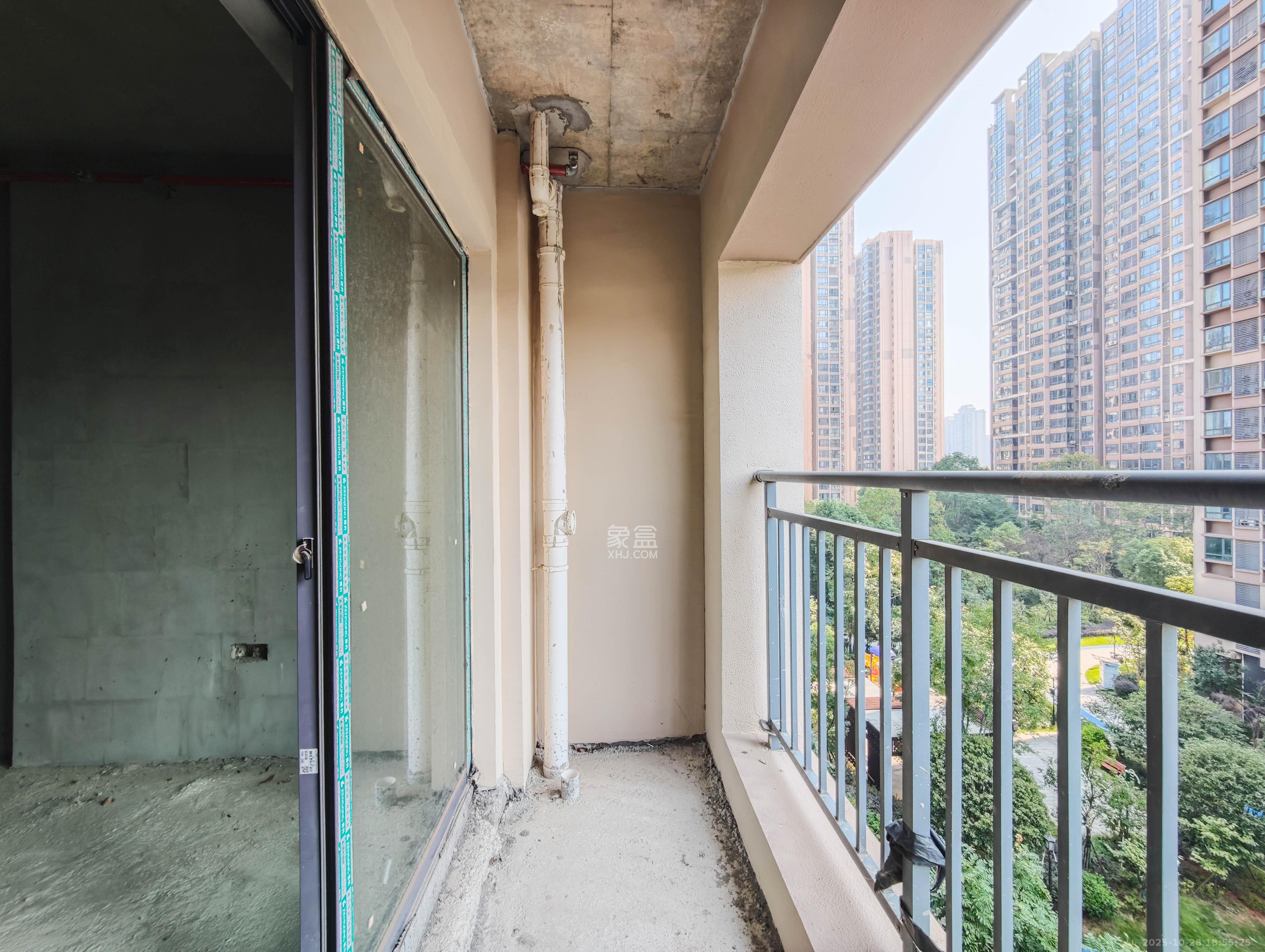 潇湘名城(新里程潇湘名城)  2室2厅1卫    70.0万阳台