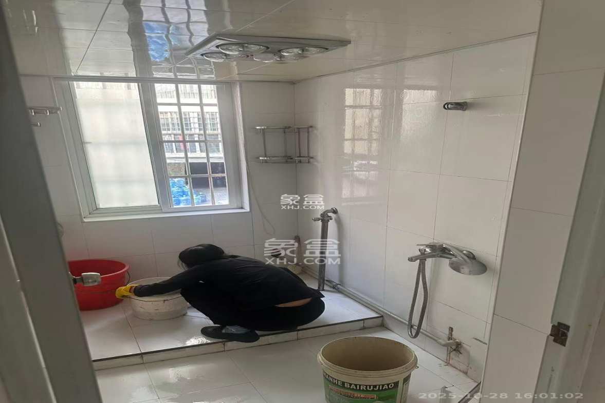 都市春天  3室2厅1卫    2600.0元/月 都市春天  3室2厅1卫    2600.0元/月室内图