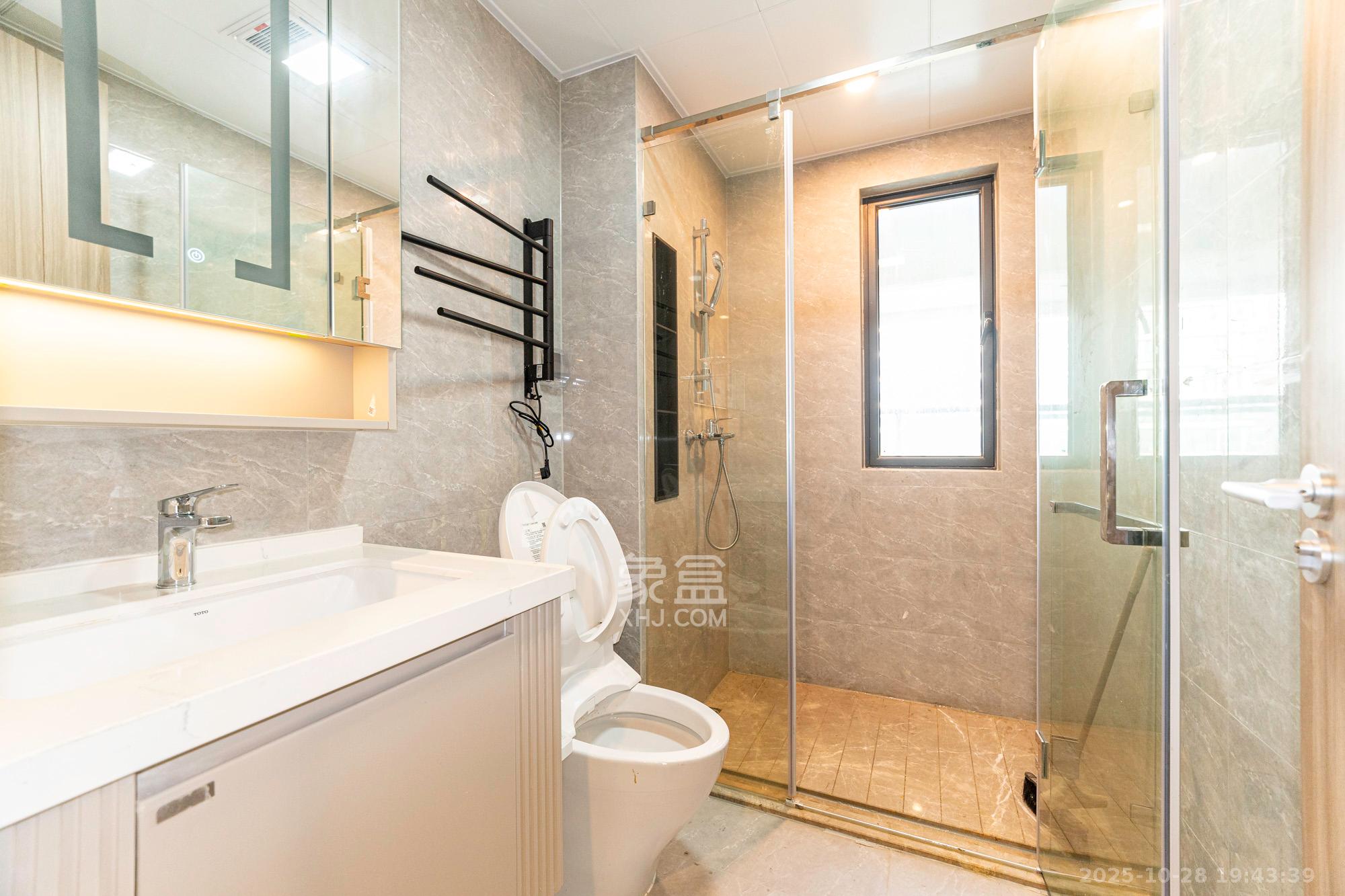 三一云谷 3室2厅2卫 118.0万 三一云谷 3室2厅2卫 118.0万卫生间