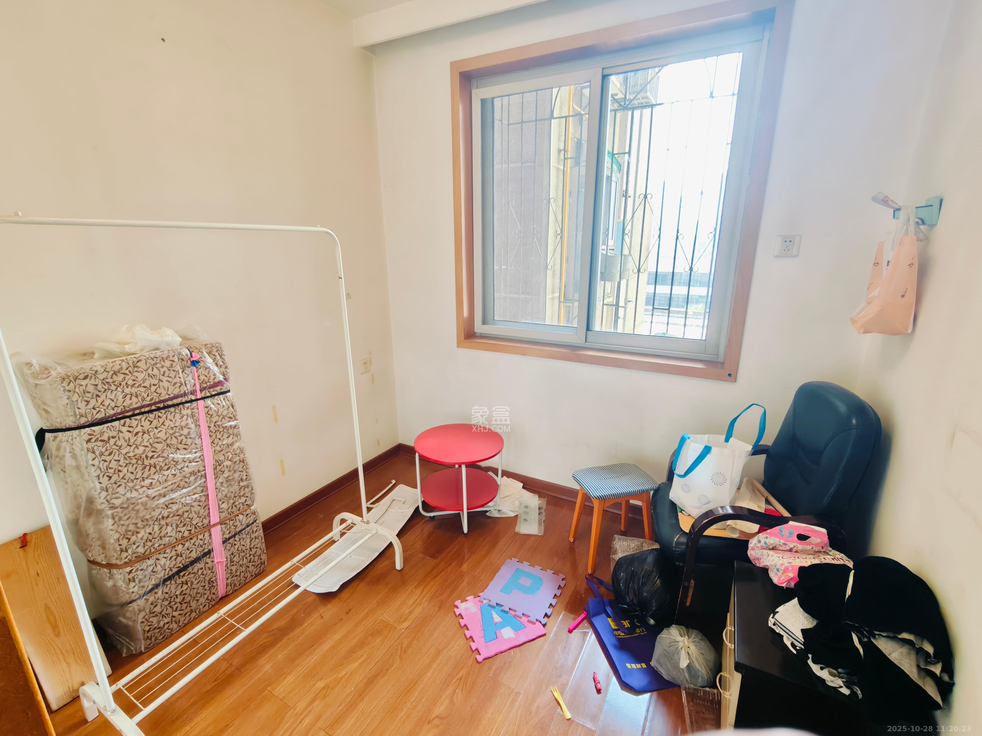 便河边散盘  3室2厅1卫    2800.0元/月室内图