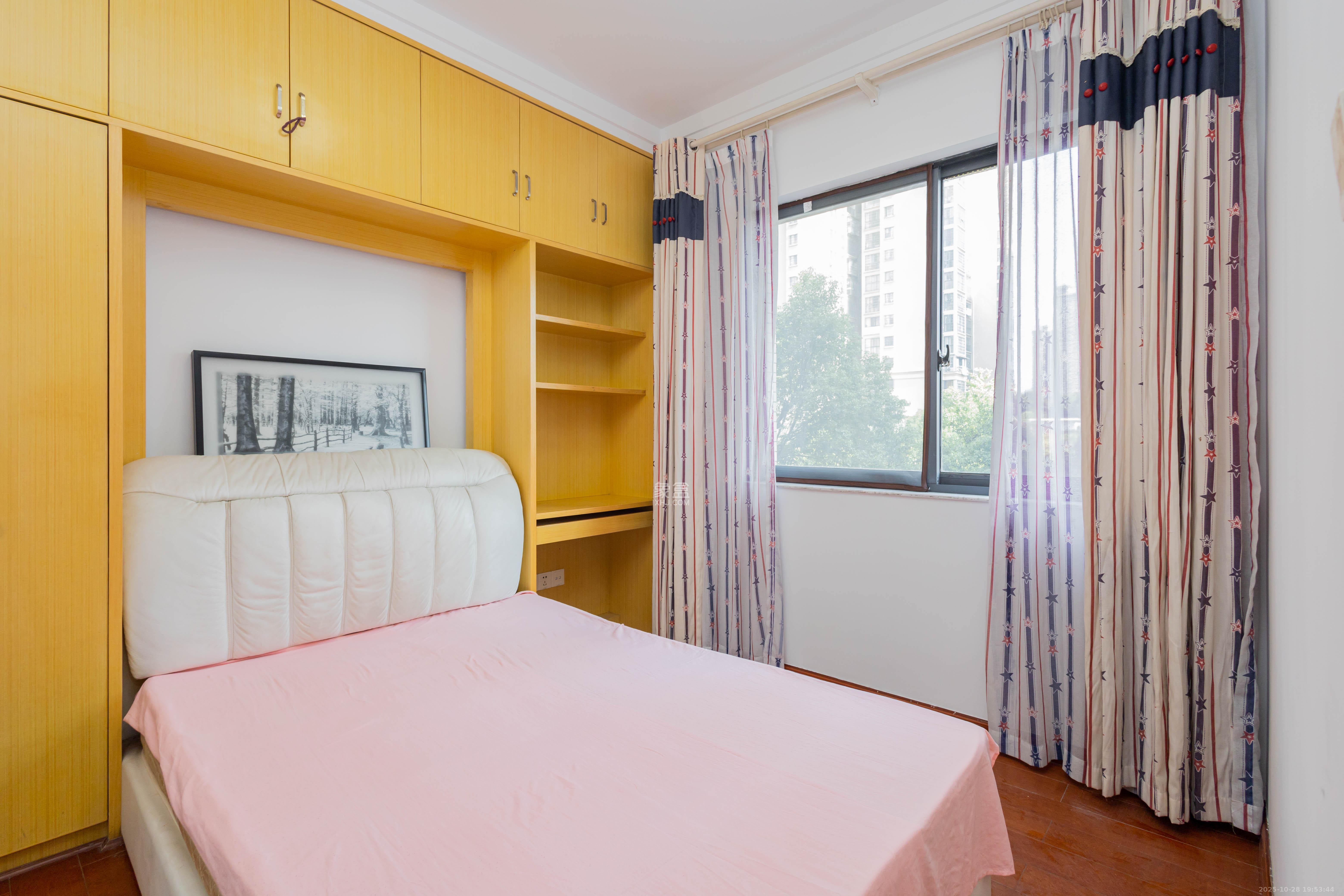 佳美紫郡  3室2厅1卫    48.0万卧室