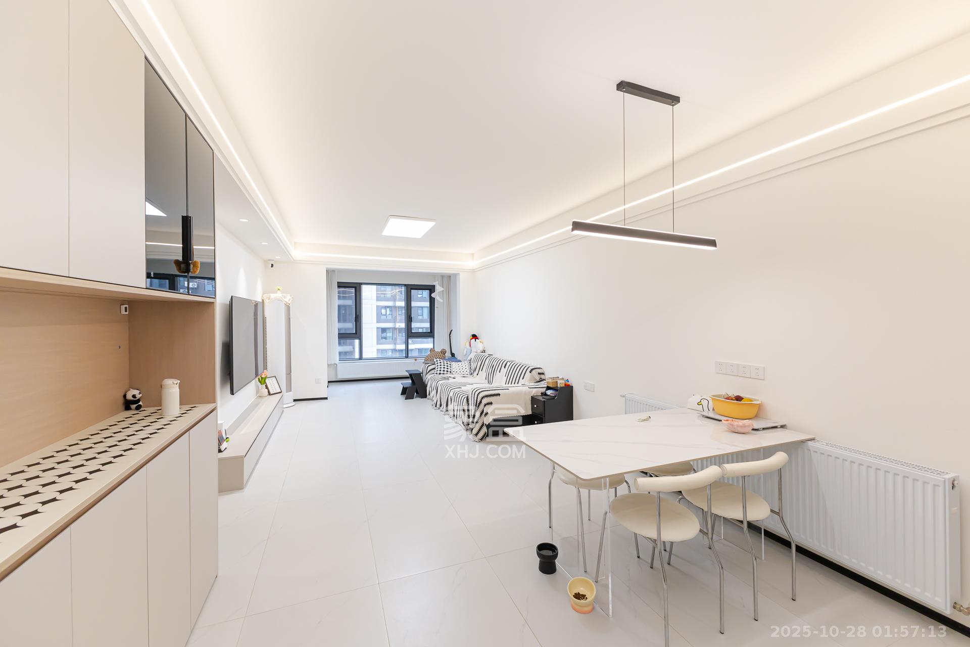 越秀湘江星汇城二期 4室2厅2卫 129.0万 越秀湘江星汇城二期 4室2厅2卫 129.0万客厅