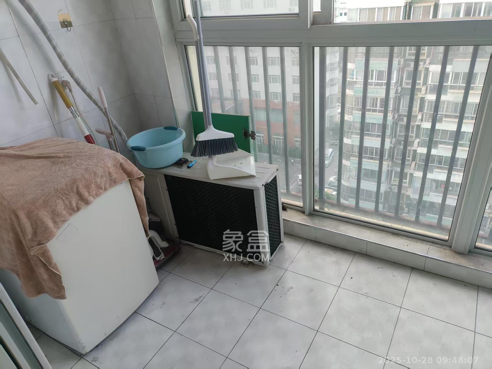 圆梦灰埠大市场  1室1厅1卫    1000.0元/月 圆梦灰埠大市场  1室1厅1卫    1000.0元/月室内图