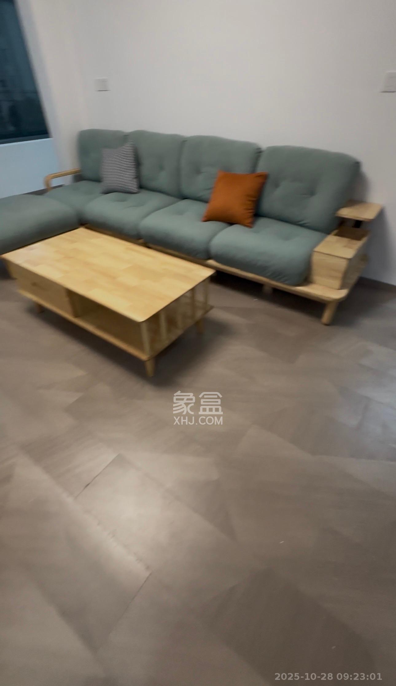 恒基旭辉湖山赋  4室2厅2卫    2800.0元/月 恒基旭辉湖山赋  4室2厅2卫    2800.0元/月