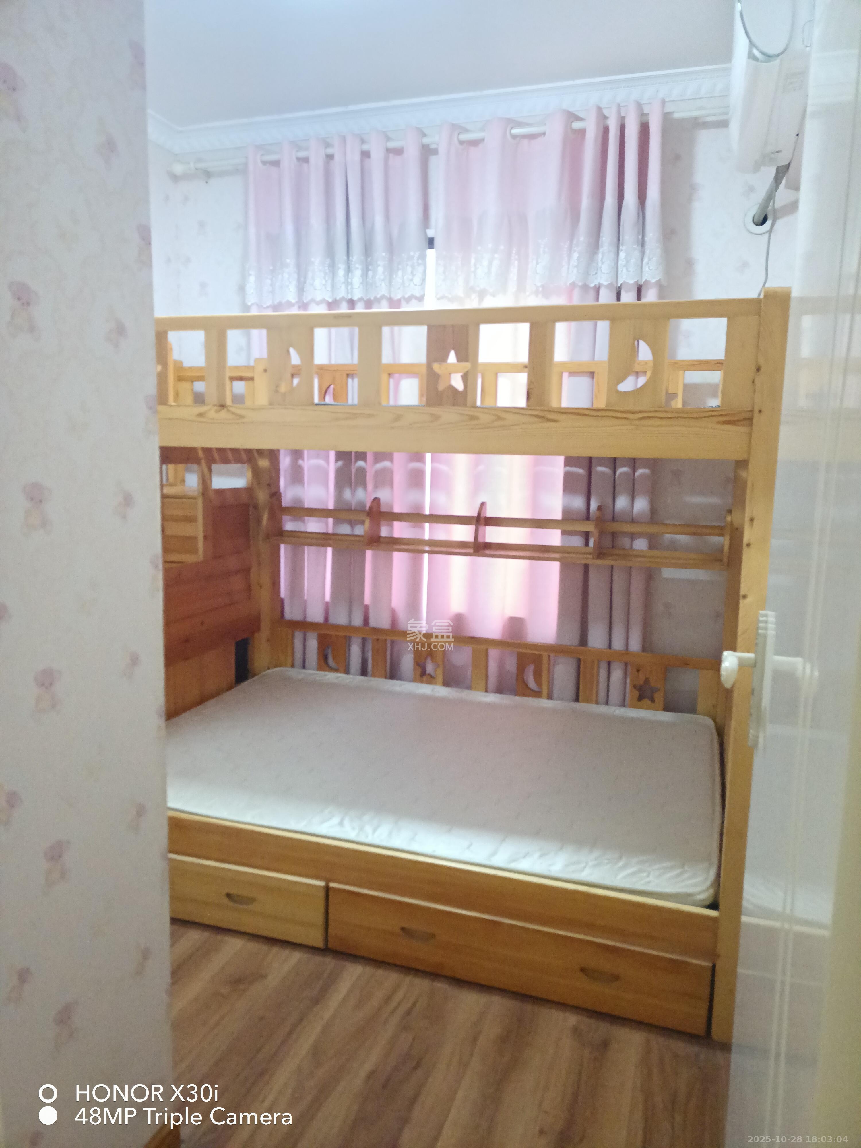 南山雍江汇(滨江国际新城) 4室2厅2卫 3980.0元/月 南山雍江汇(滨江国际新城) 4室2厅2卫 3980.0元/月室内图