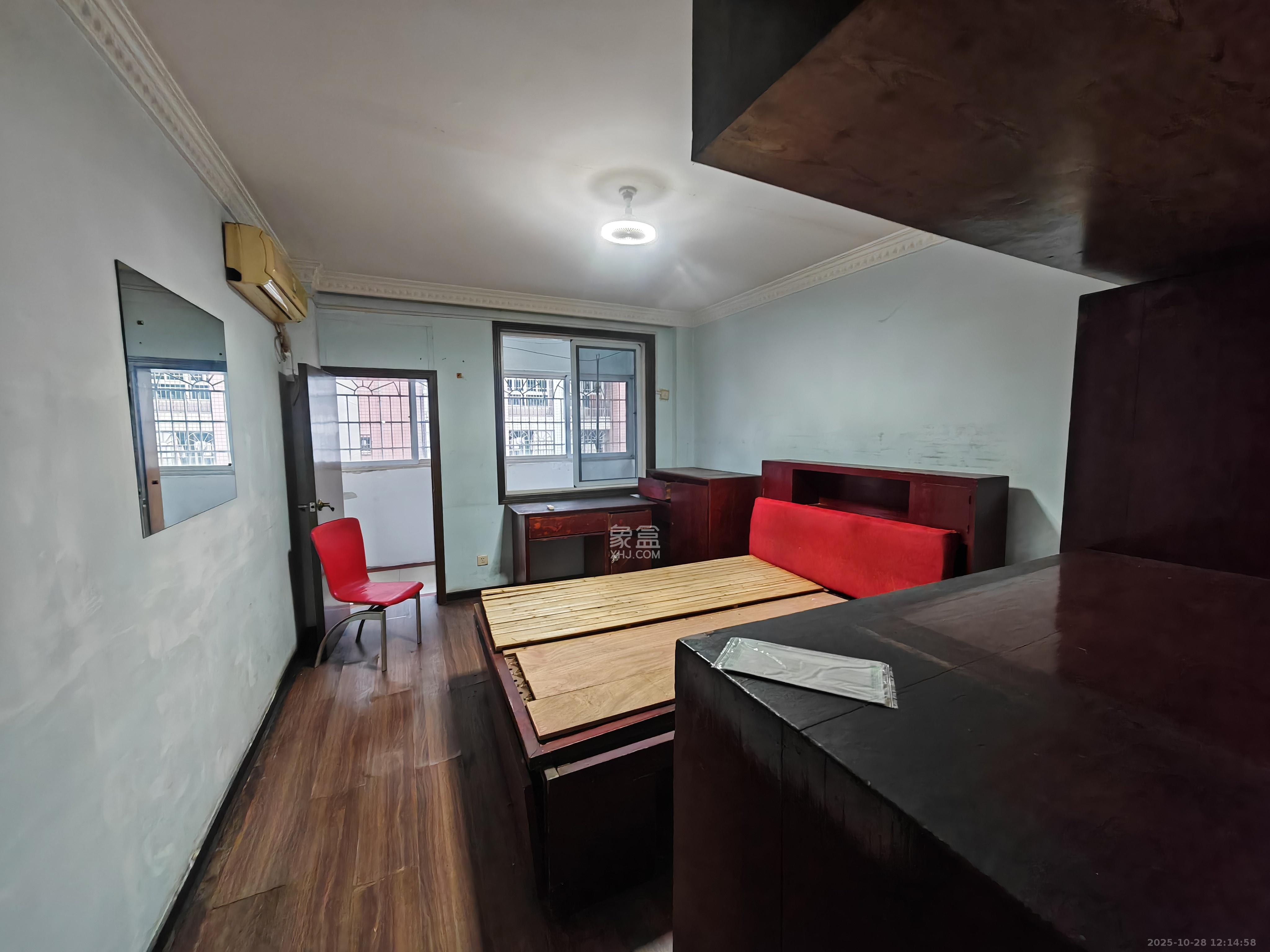 定王台公寓  2室1厅1卫    2200.0元/月室内图