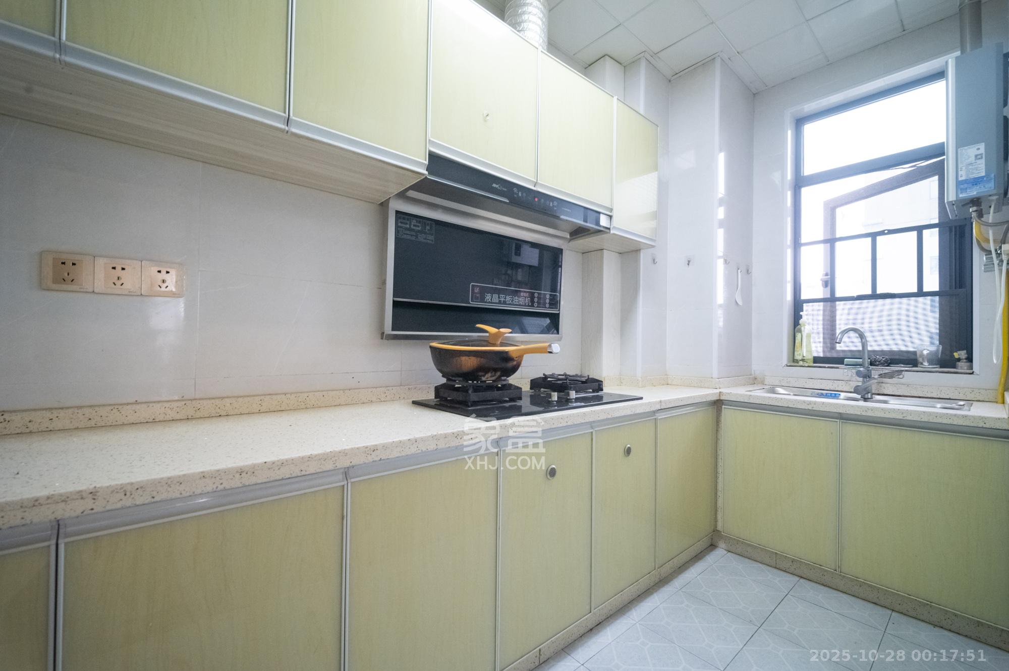 恒基凯旋门三期 3室2厅1卫 78.9万 恒基凯旋门三期 3室2厅1卫 78.9万厨房