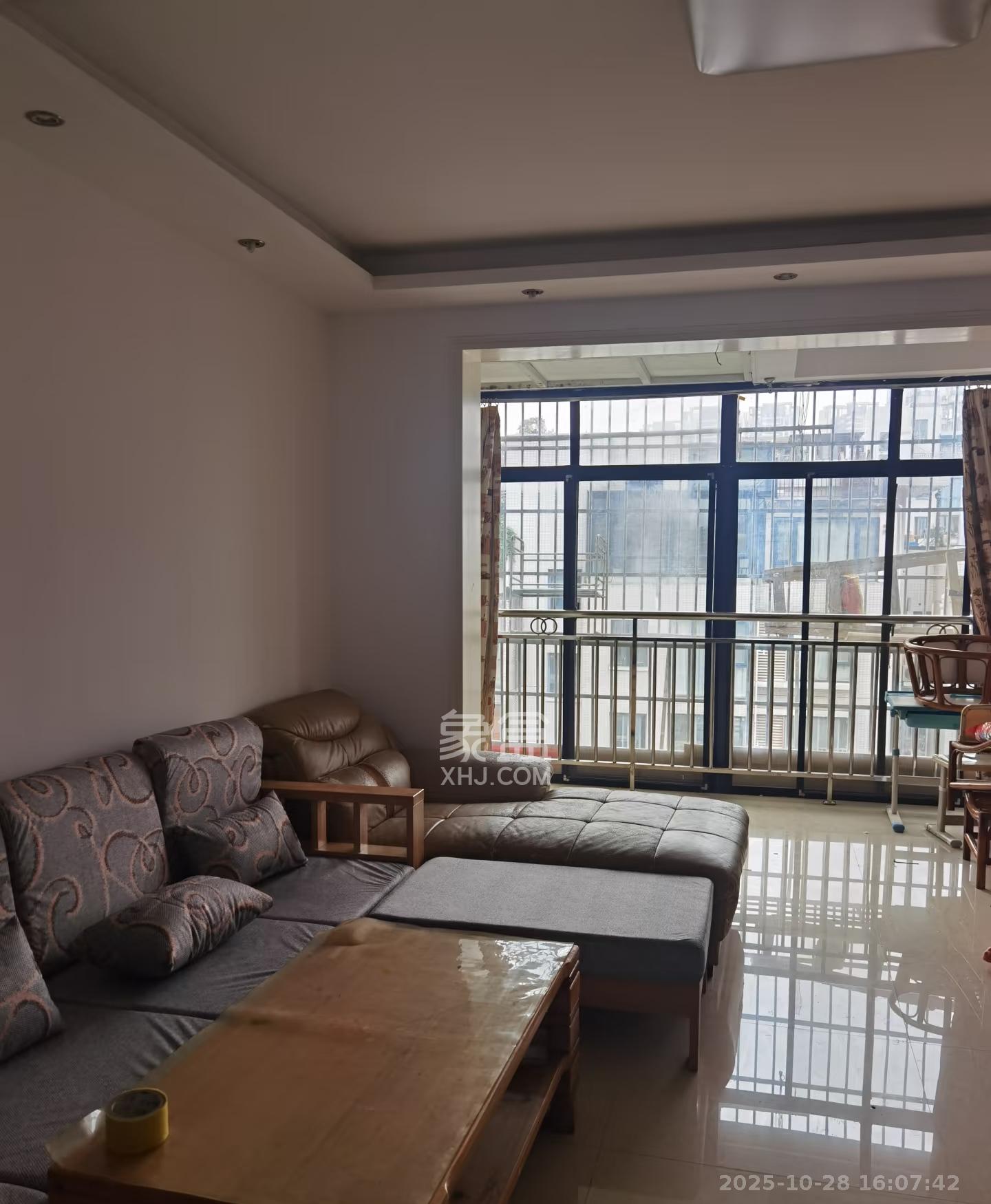 山语城一期  1室2厅2卫    2300.0元/月 山语城一期  1室2厅2卫    2300.0元/月