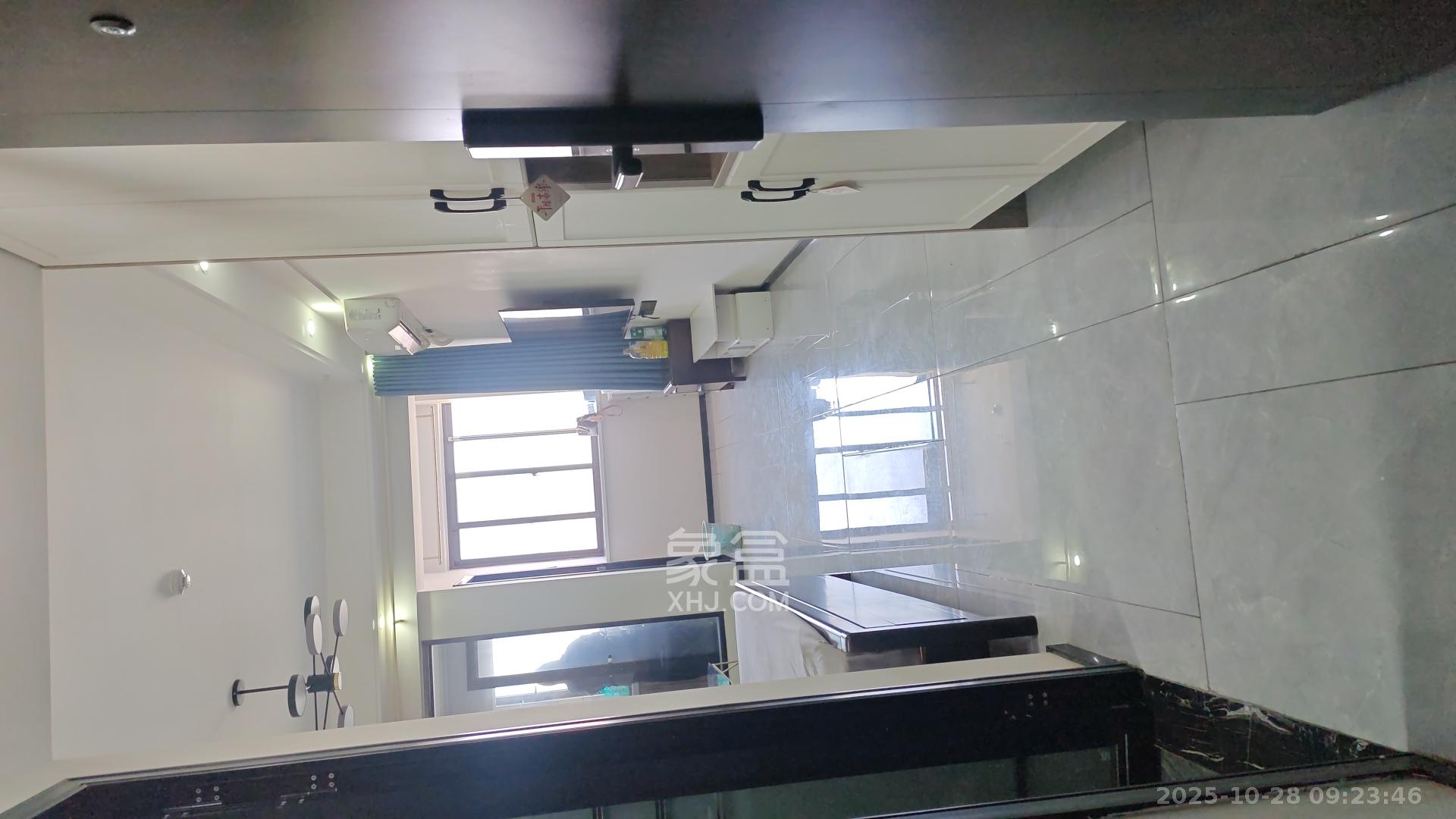 国泰九龙湾  1室1厅1卫    1300.0元/月