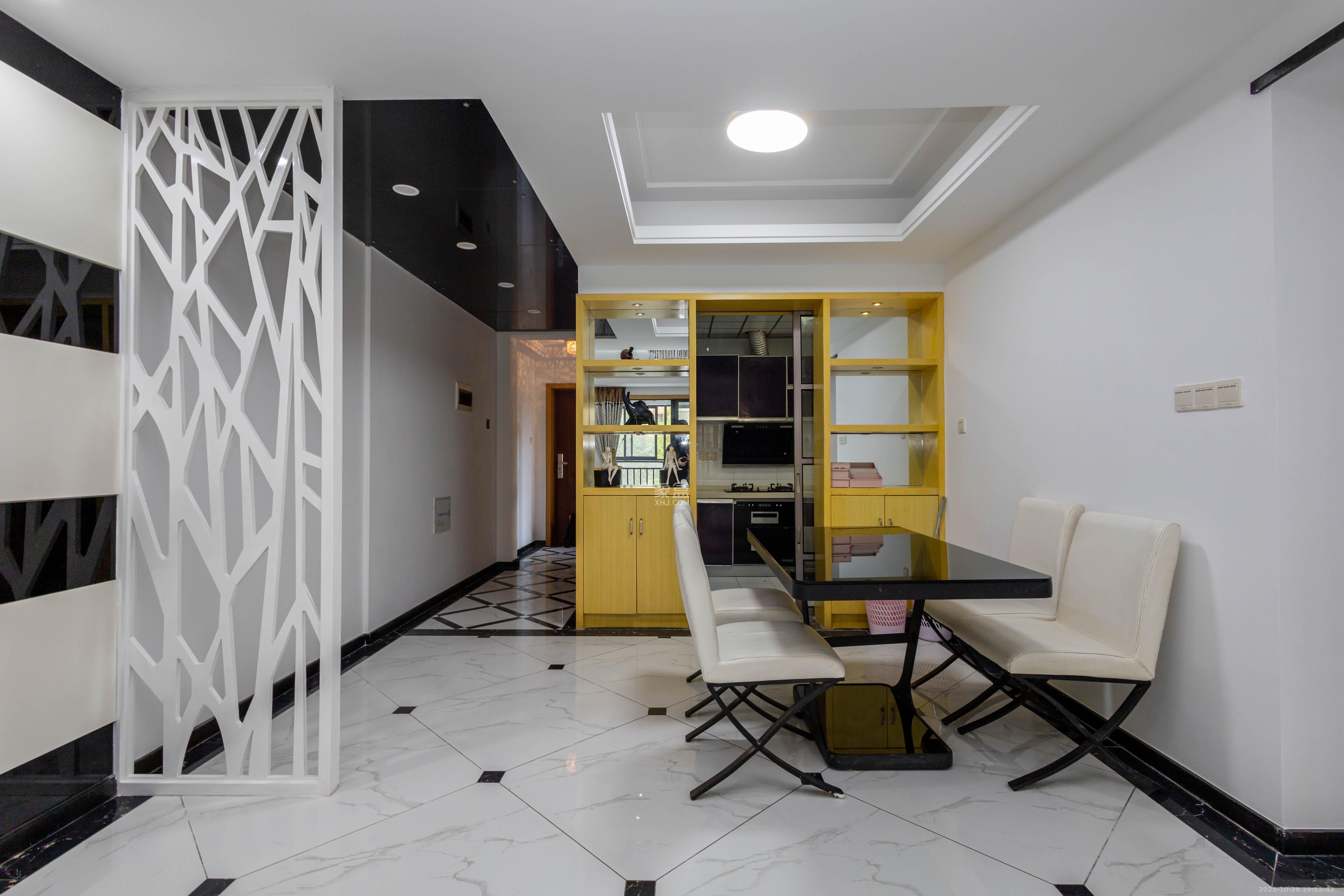 佳美紫郡 3室2厅1卫 48.0万 佳美紫郡 3室2厅1卫 48.0万客厅