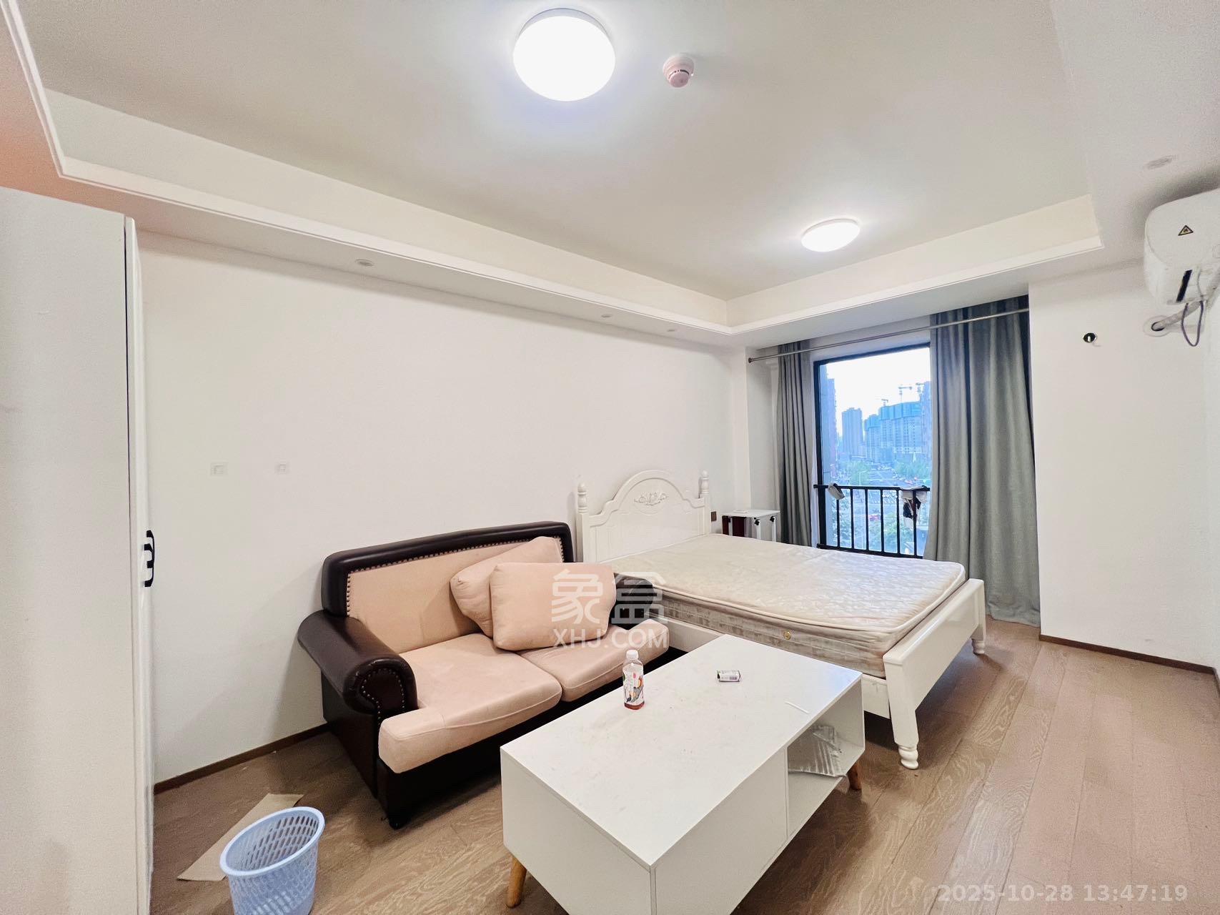 旭辉华宇南宸府  1室1厅1卫    1200.0元/月室内图