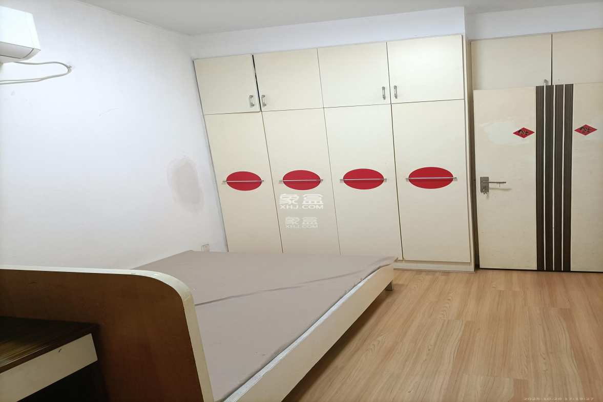 枫林绿洲 2室1厅1卫 2000.0元/月 枫林绿洲 2室1厅1卫 2000.0元/月室内图