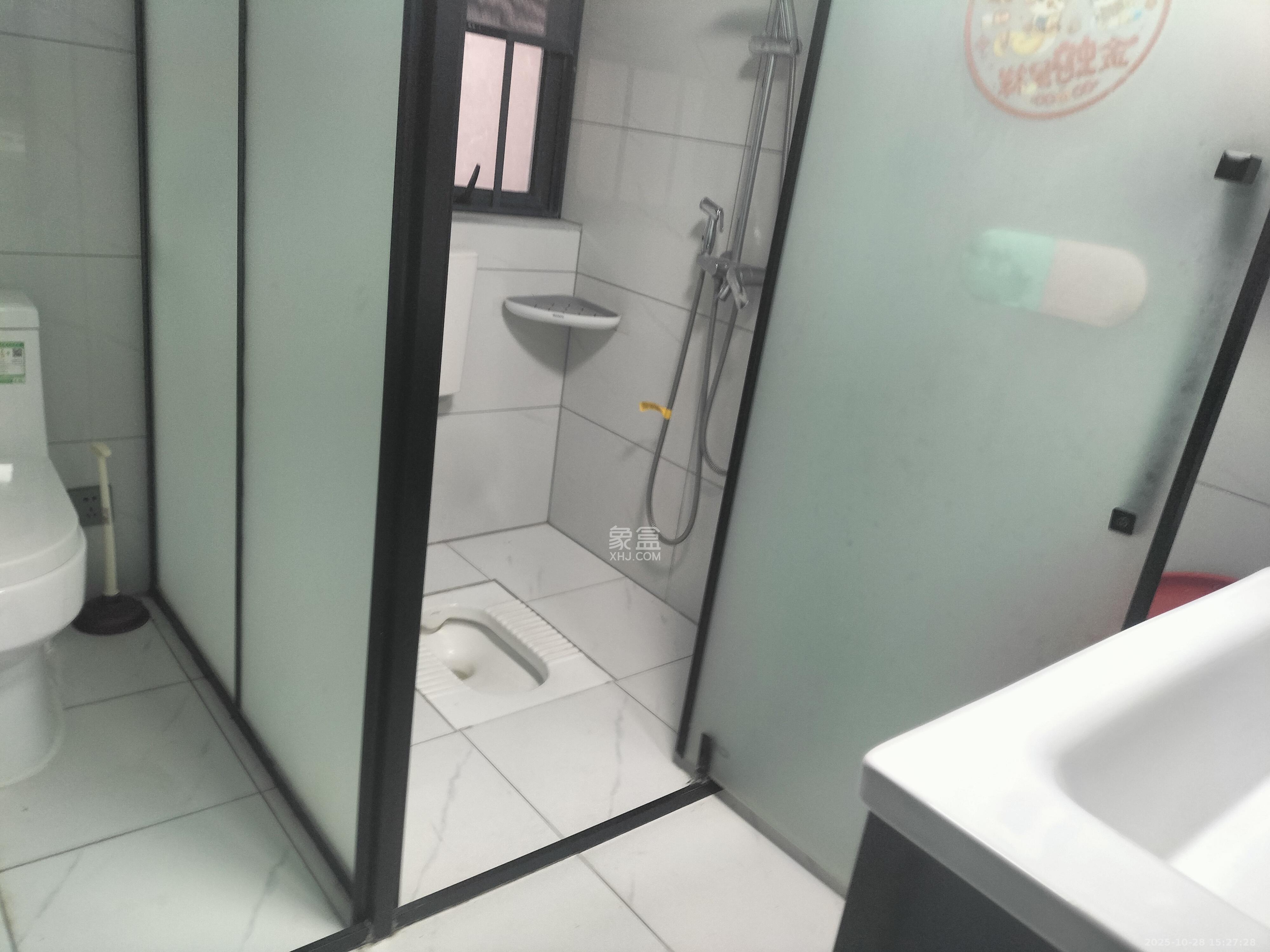 五矿万境蓝山  2室2厅2卫    2000.0元/月 五矿万境蓝山  2室2厅2卫    2000.0元/月室内图