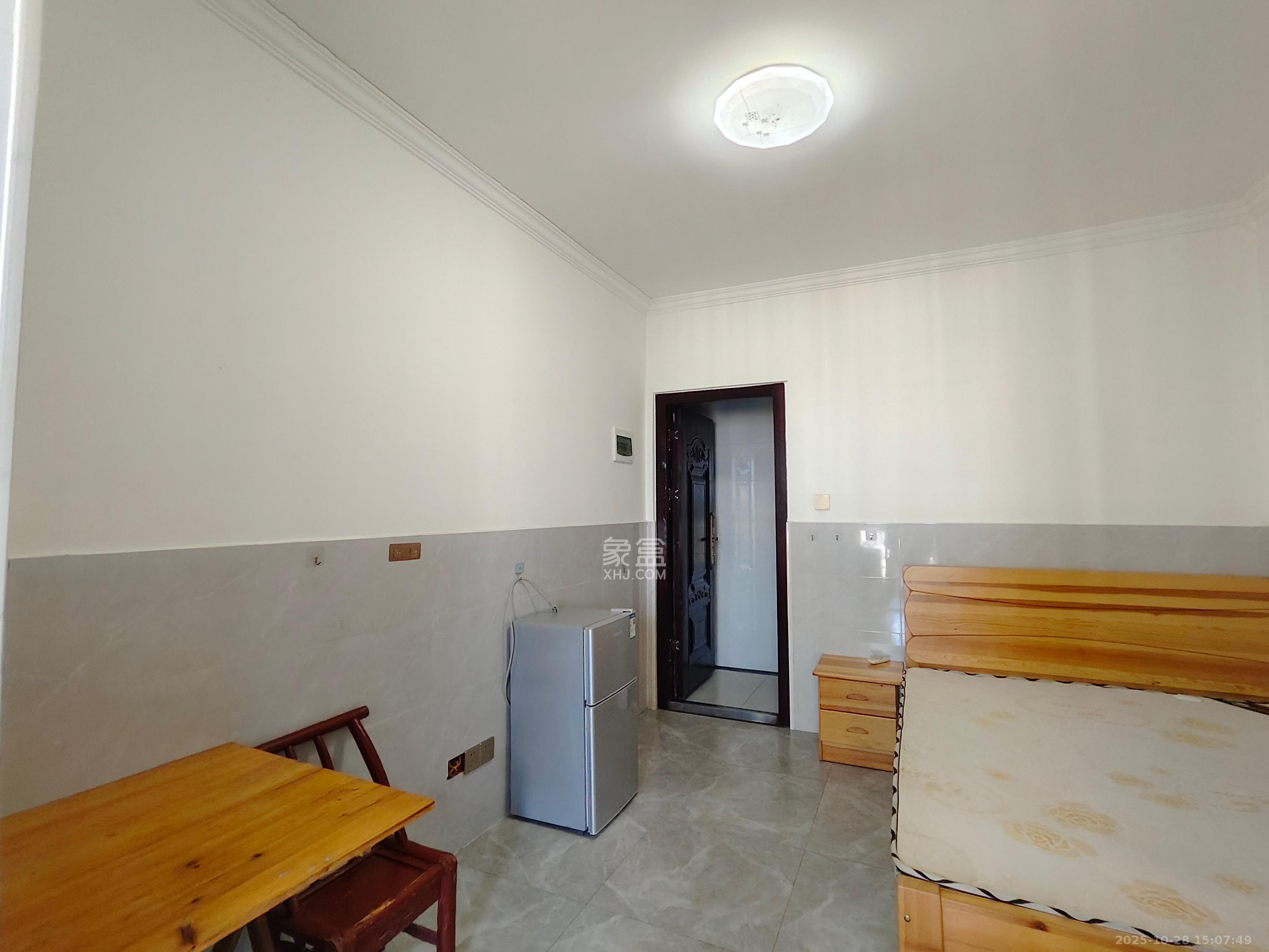 和润园一、二期  1室1厅1卫    1000.0元/月室内图