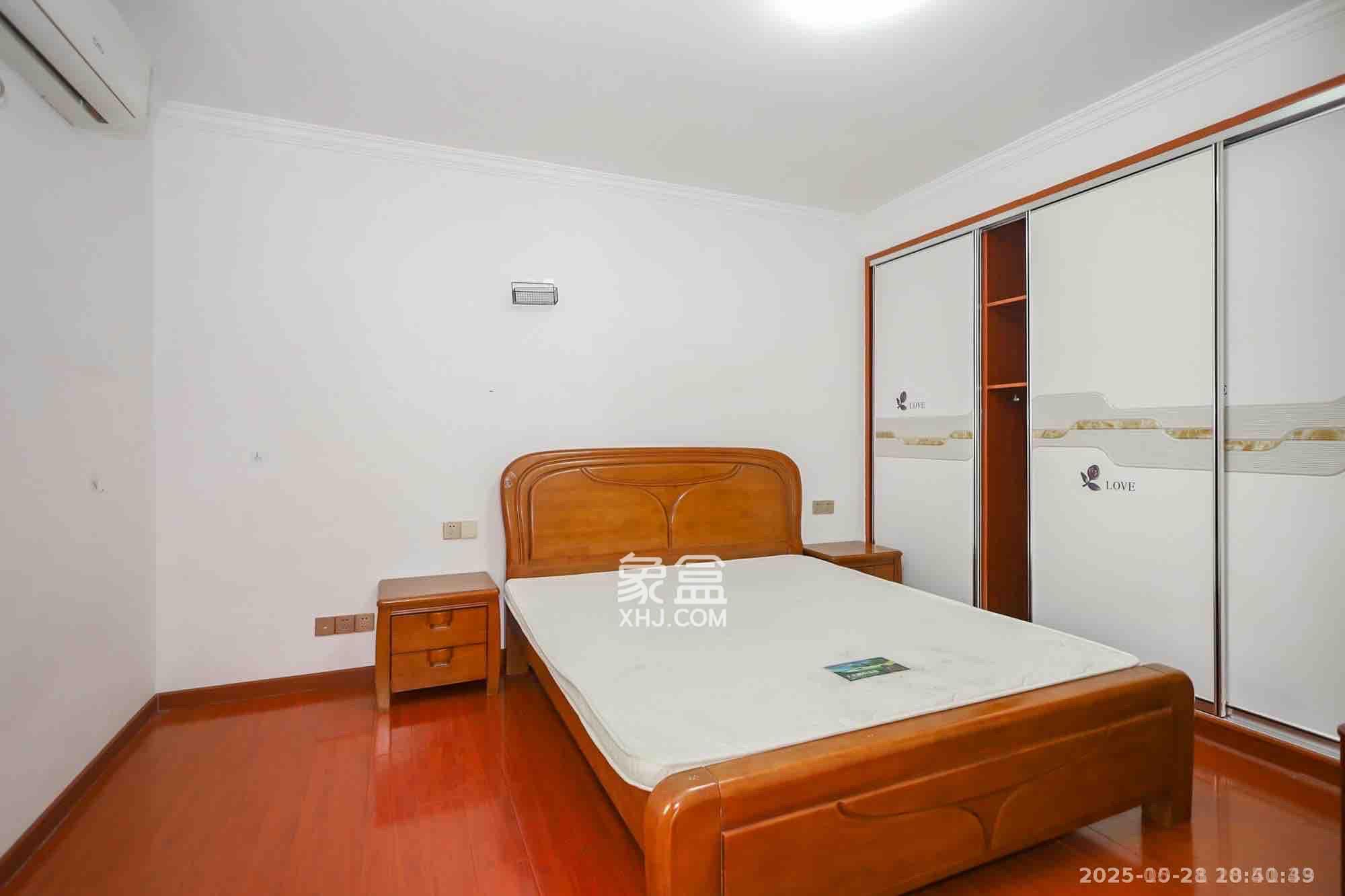 湖韵佳苑 3室2厅2卫 3600.0元/月 湖韵佳苑 3室2厅2卫 3600.0元/月室内图